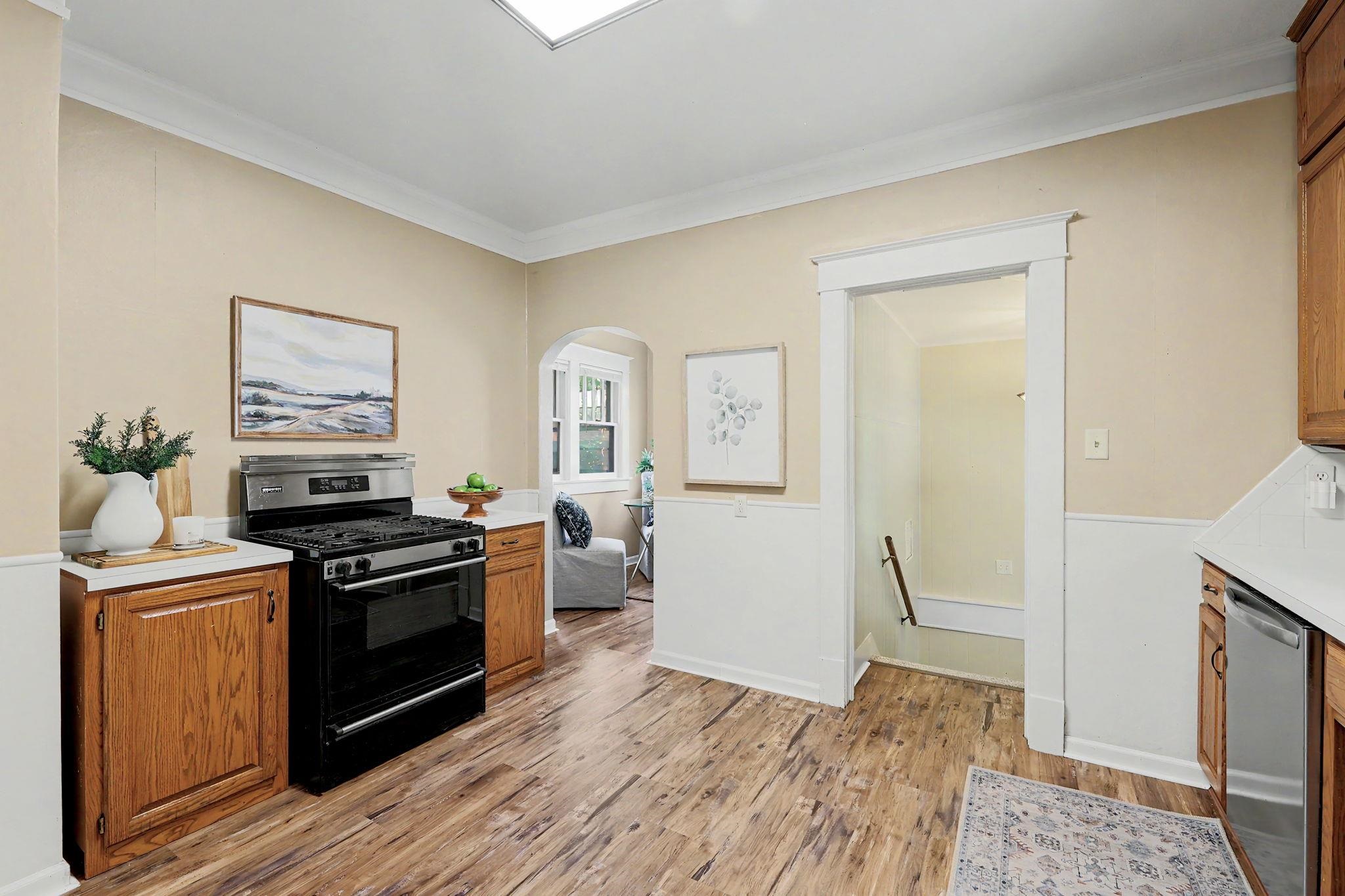 717 N High Property Photo 14