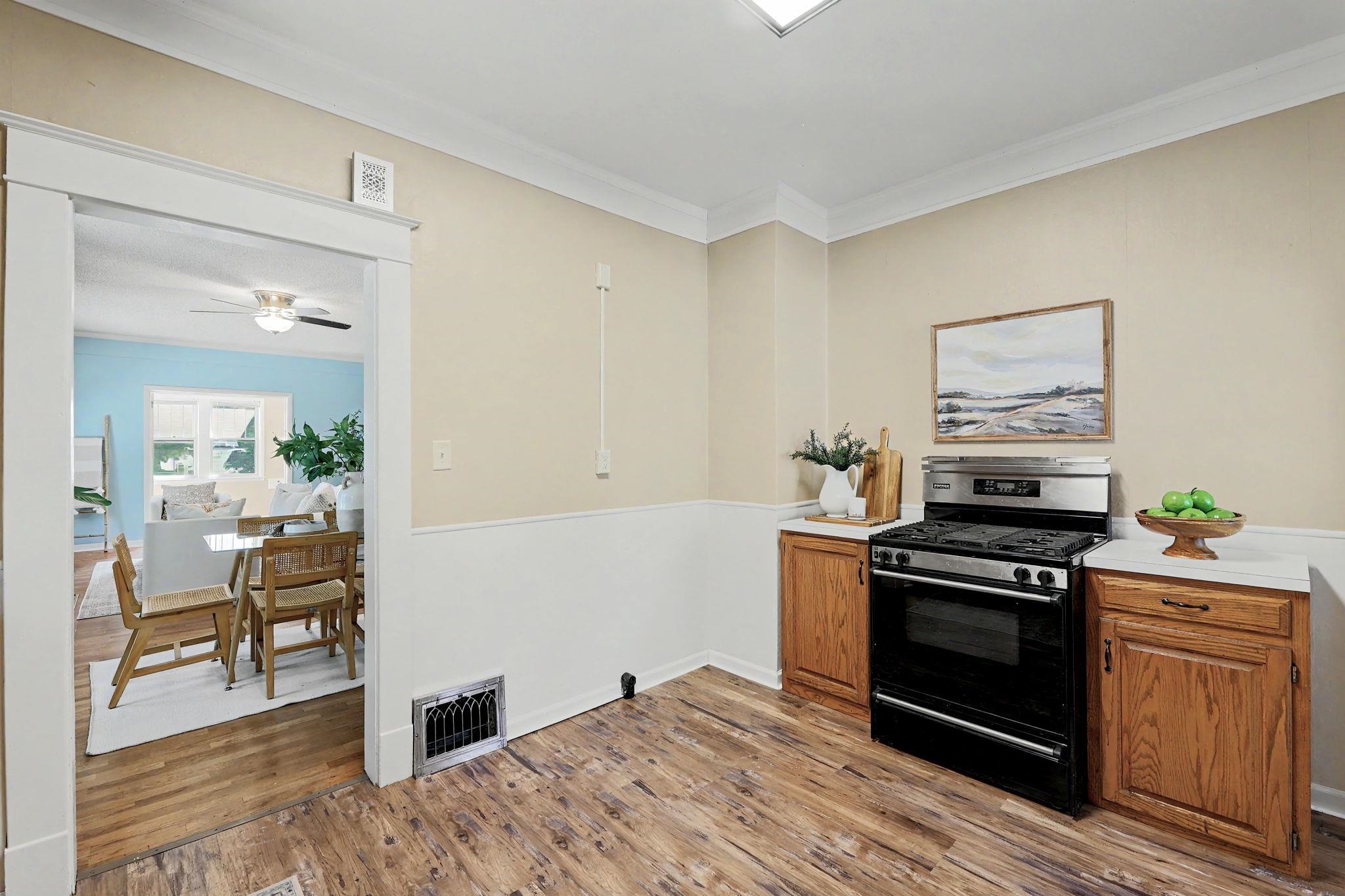 717 N High Property Photo 15