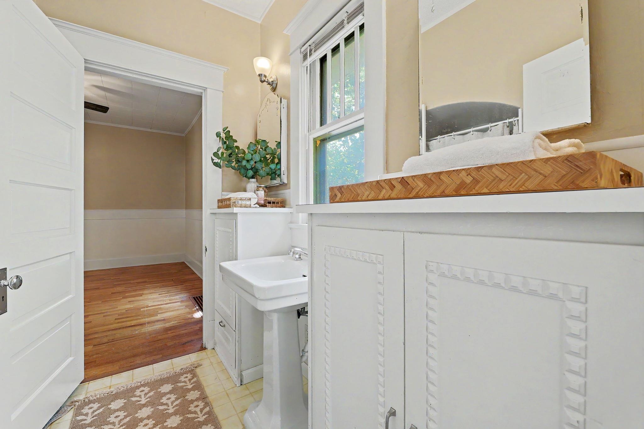 717 N High Property Photo 26