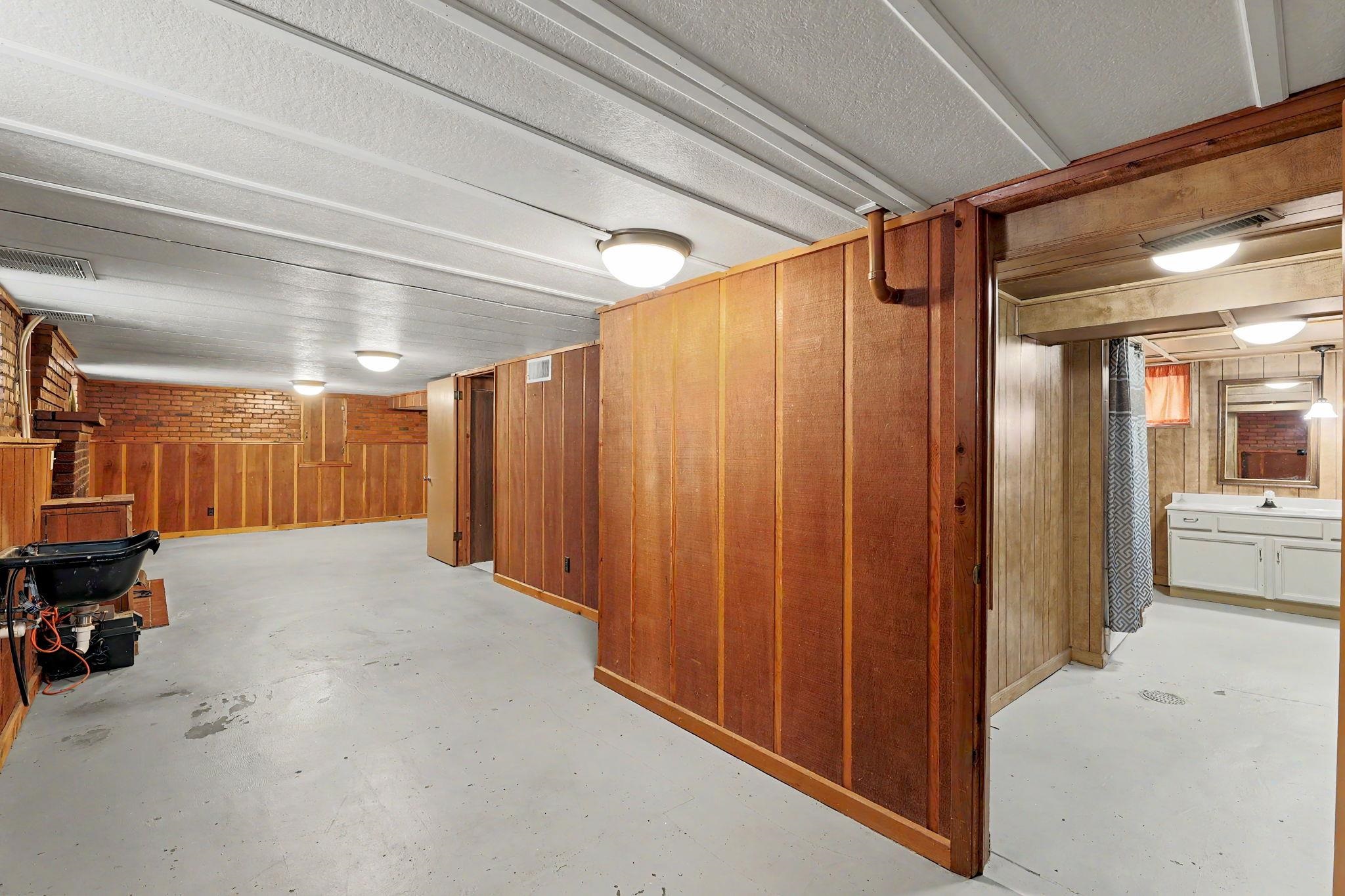 717 N High Property Photo 33