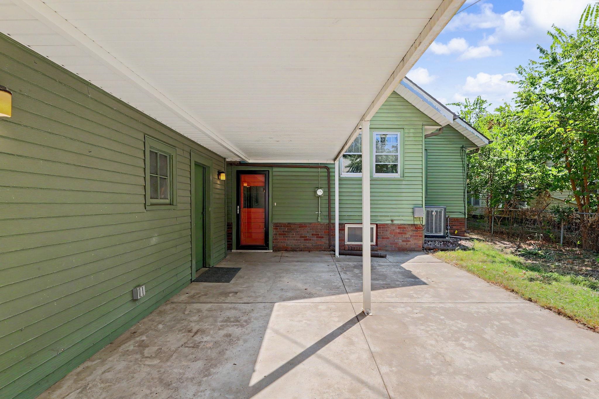 717 N High Property Photo 36