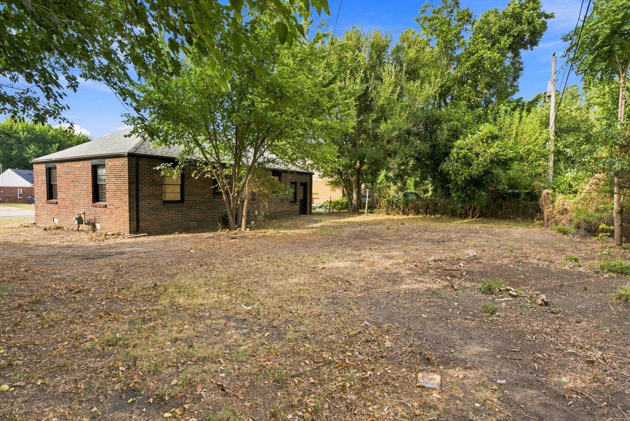 1639 N Kenmar Dr Property Photo 26