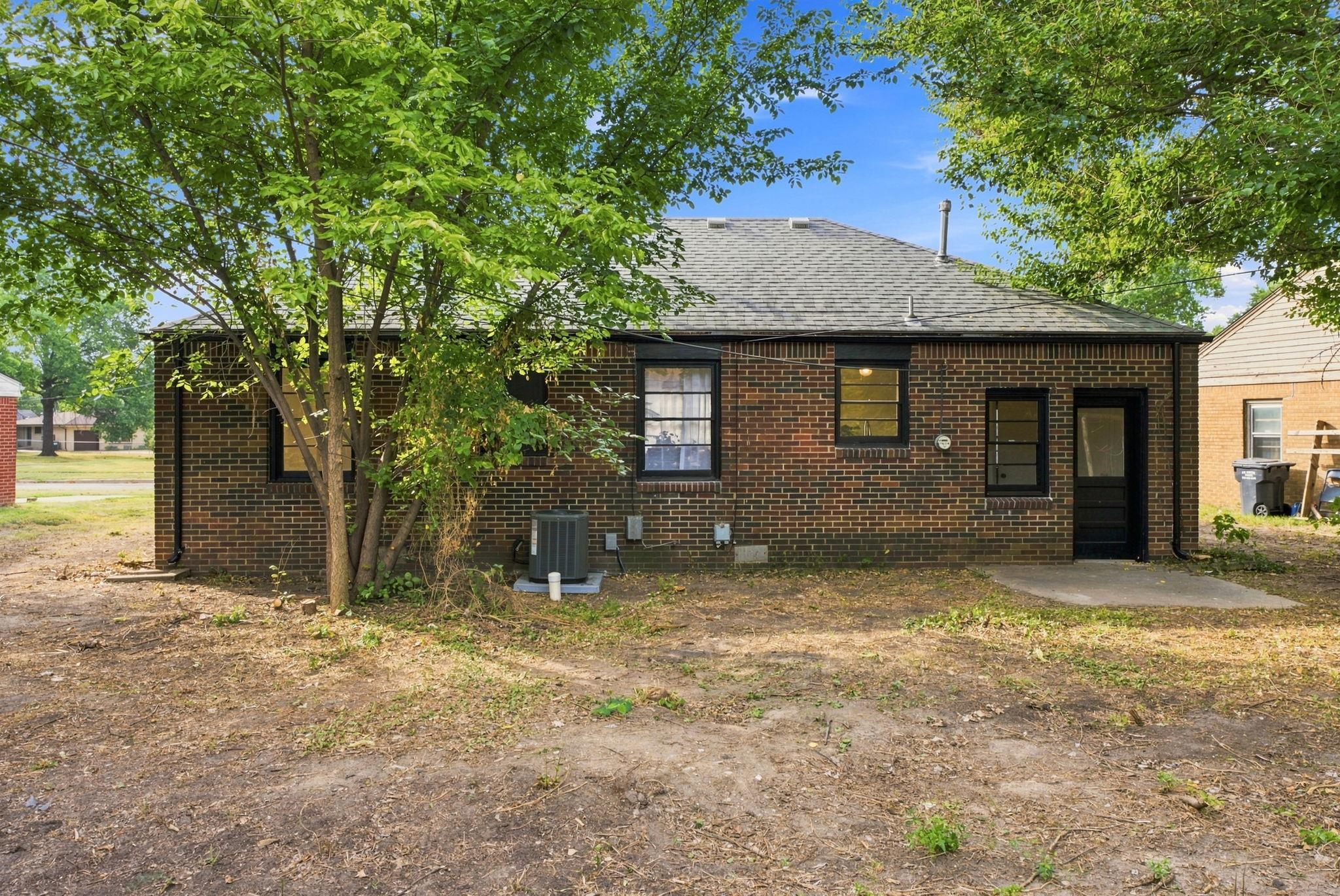 1639 N Kenmar Dr Property Photo 27