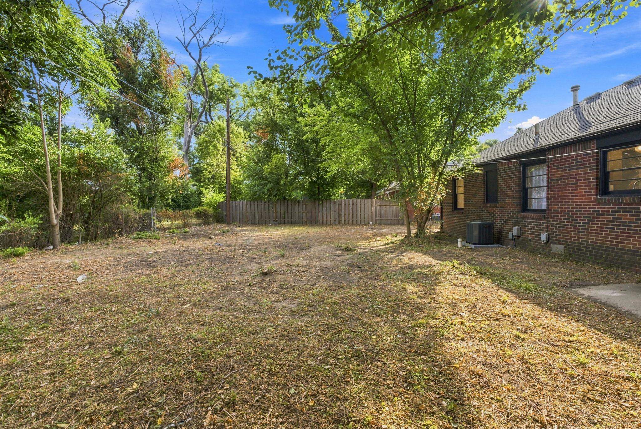 1639 N Kenmar Dr Property Photo 28