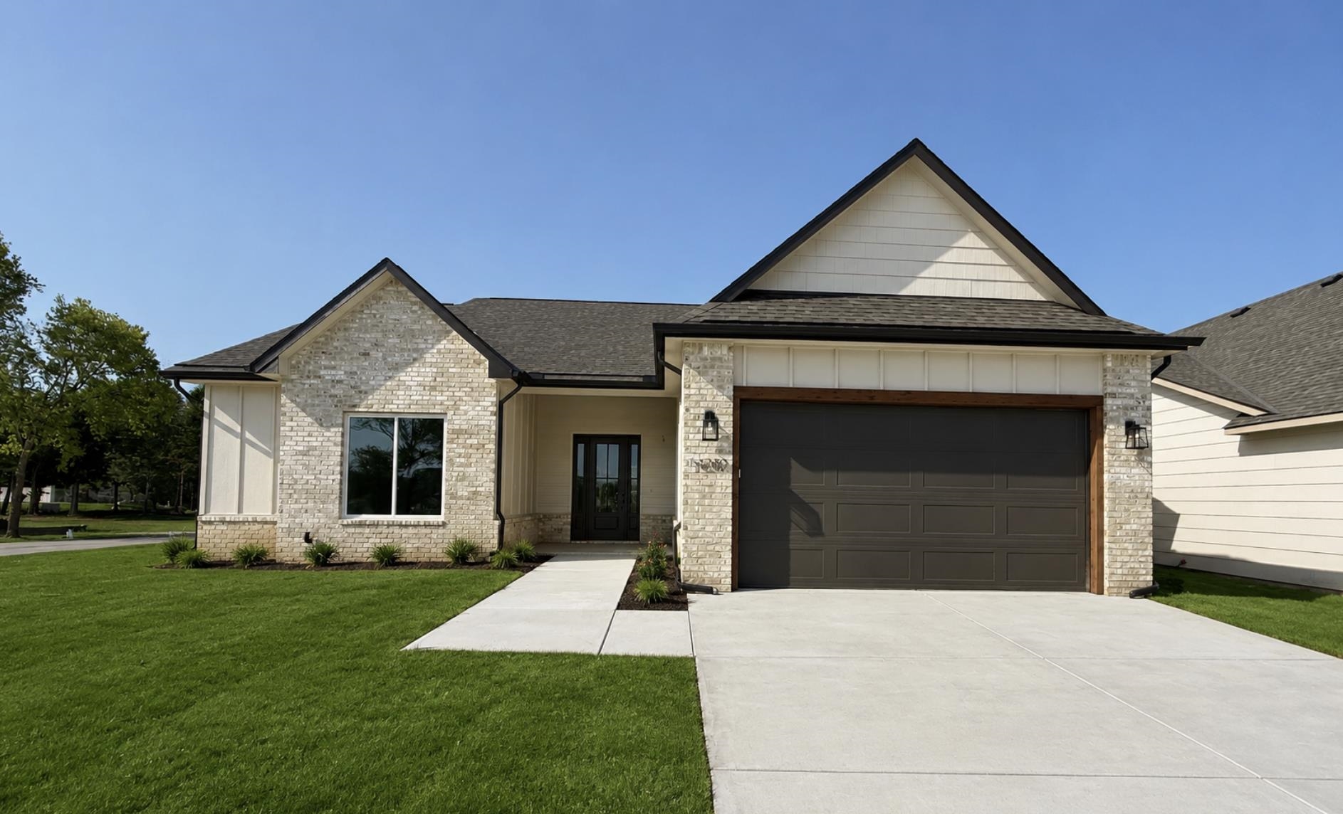 14280 Oakwood Property Photo 1