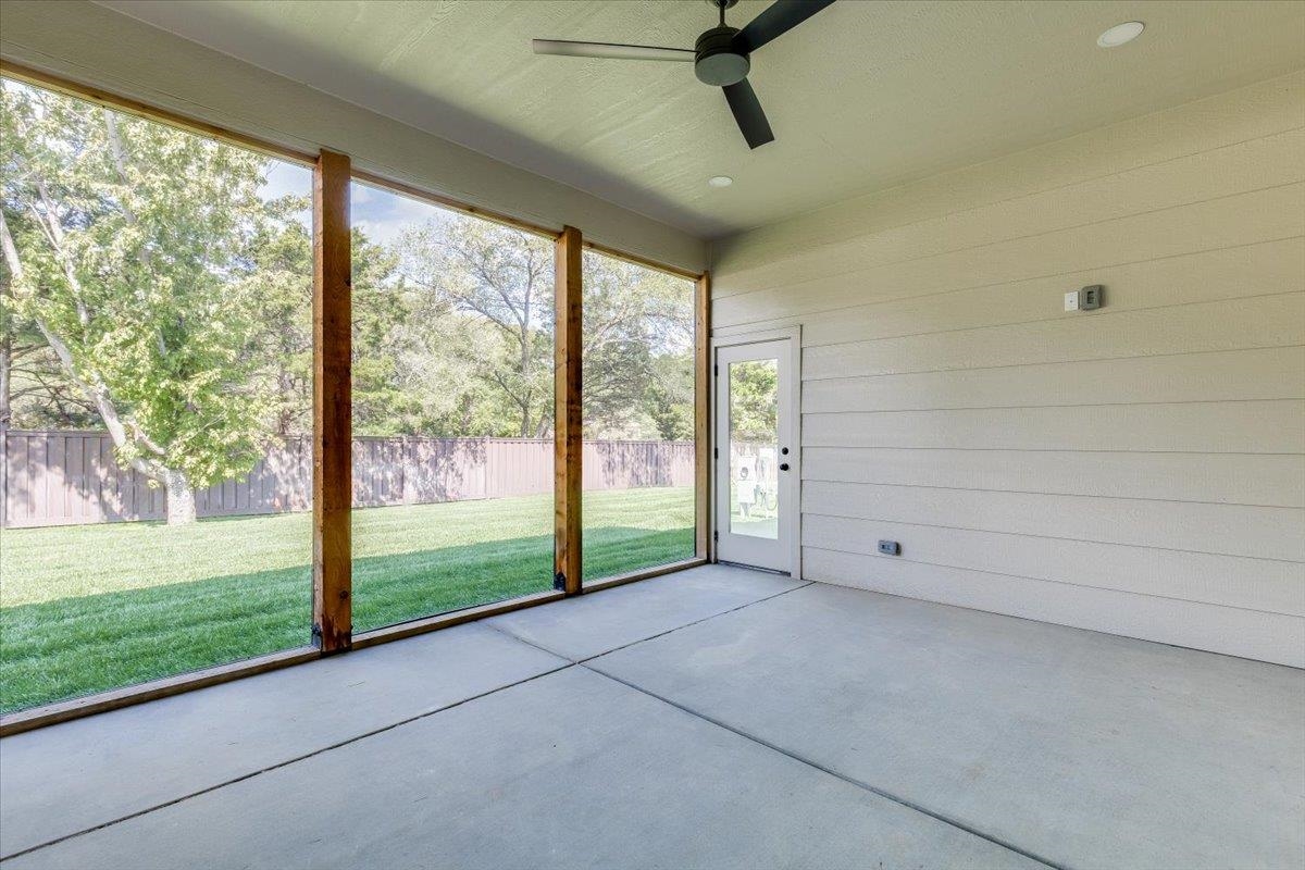 14280 Oakwood Property Photo 33
