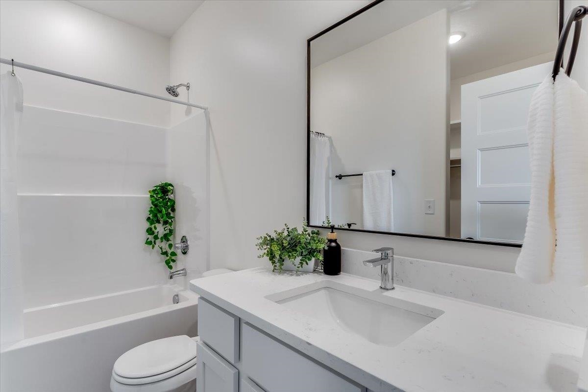 5425 W Rolly Property Photo 11