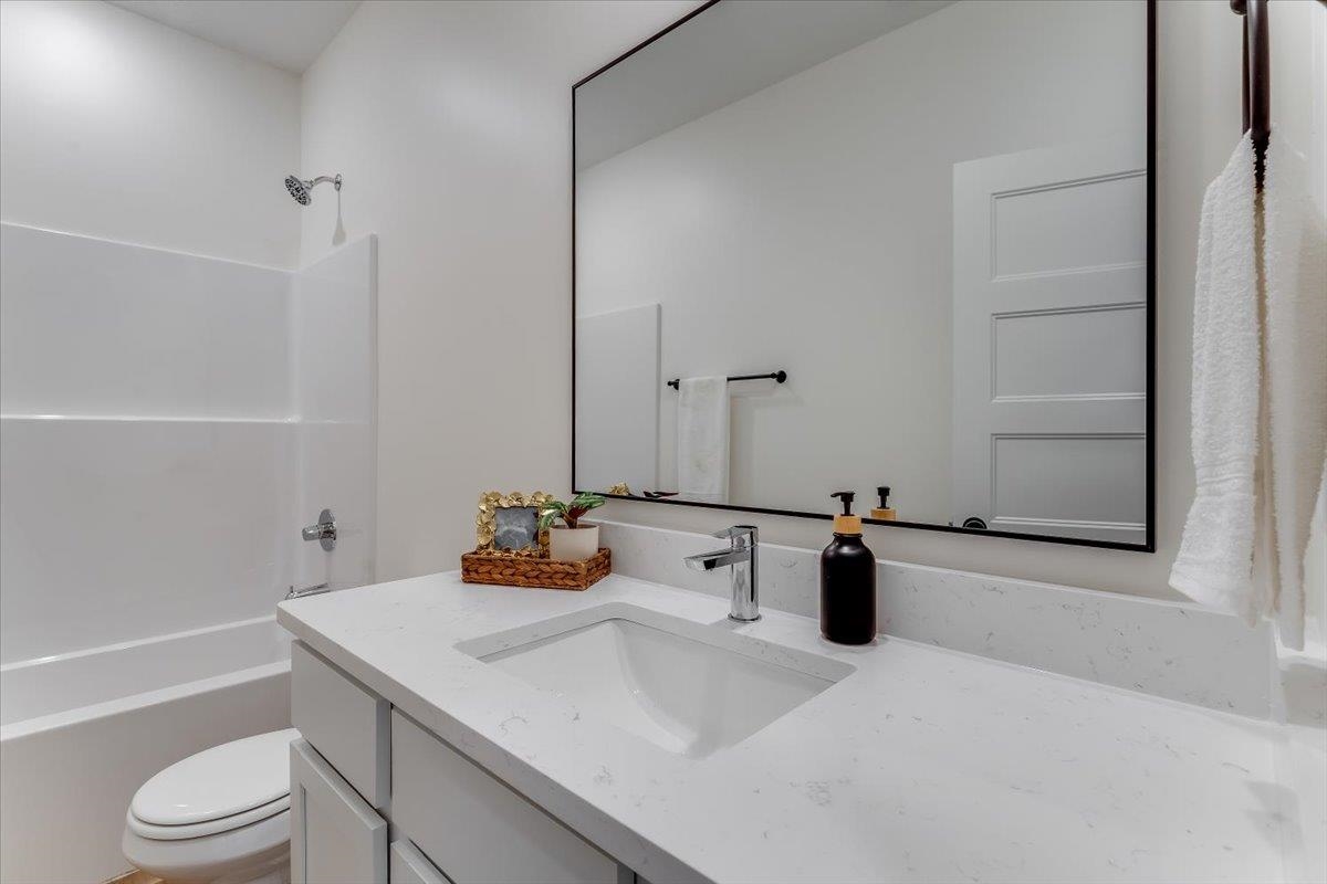 5425 W Rolly Property Photo 17