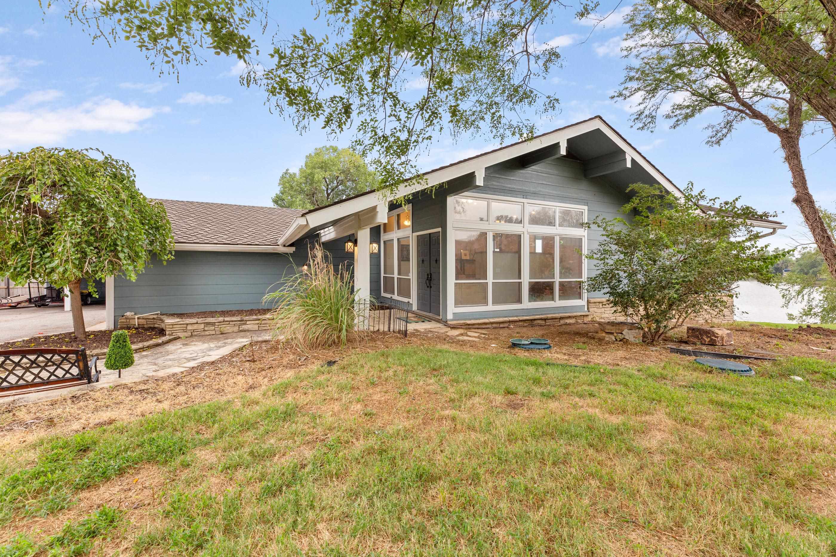 23 S Lakeview Dr Property Photo 2