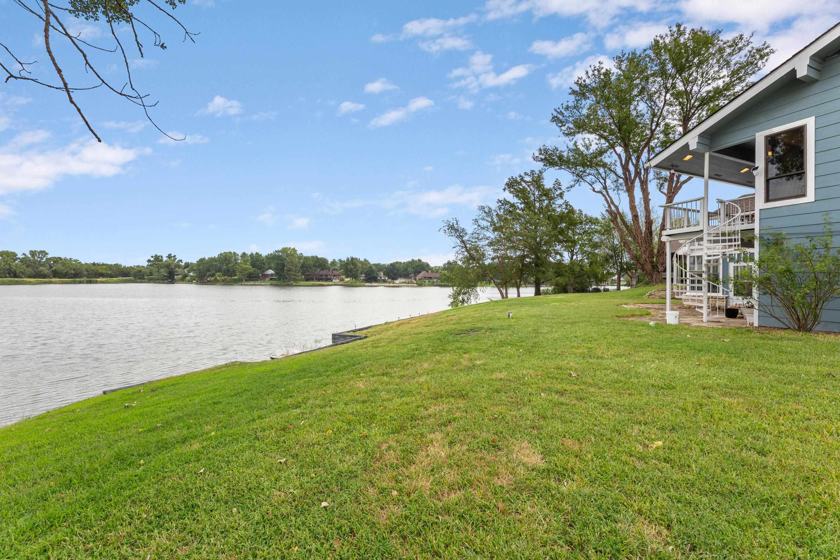 23 S Lakeview Dr Property Photo 4