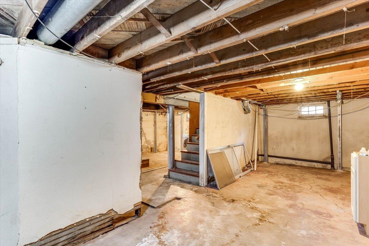 323 E Broadway Property Photo 34