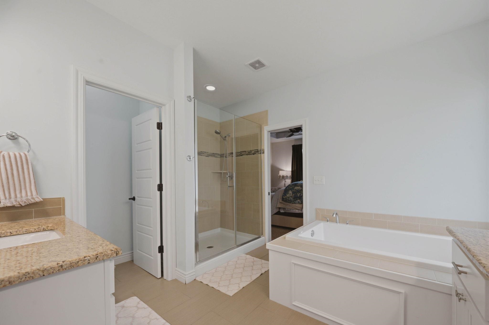 2347 N Silverdale St Property Photo 16