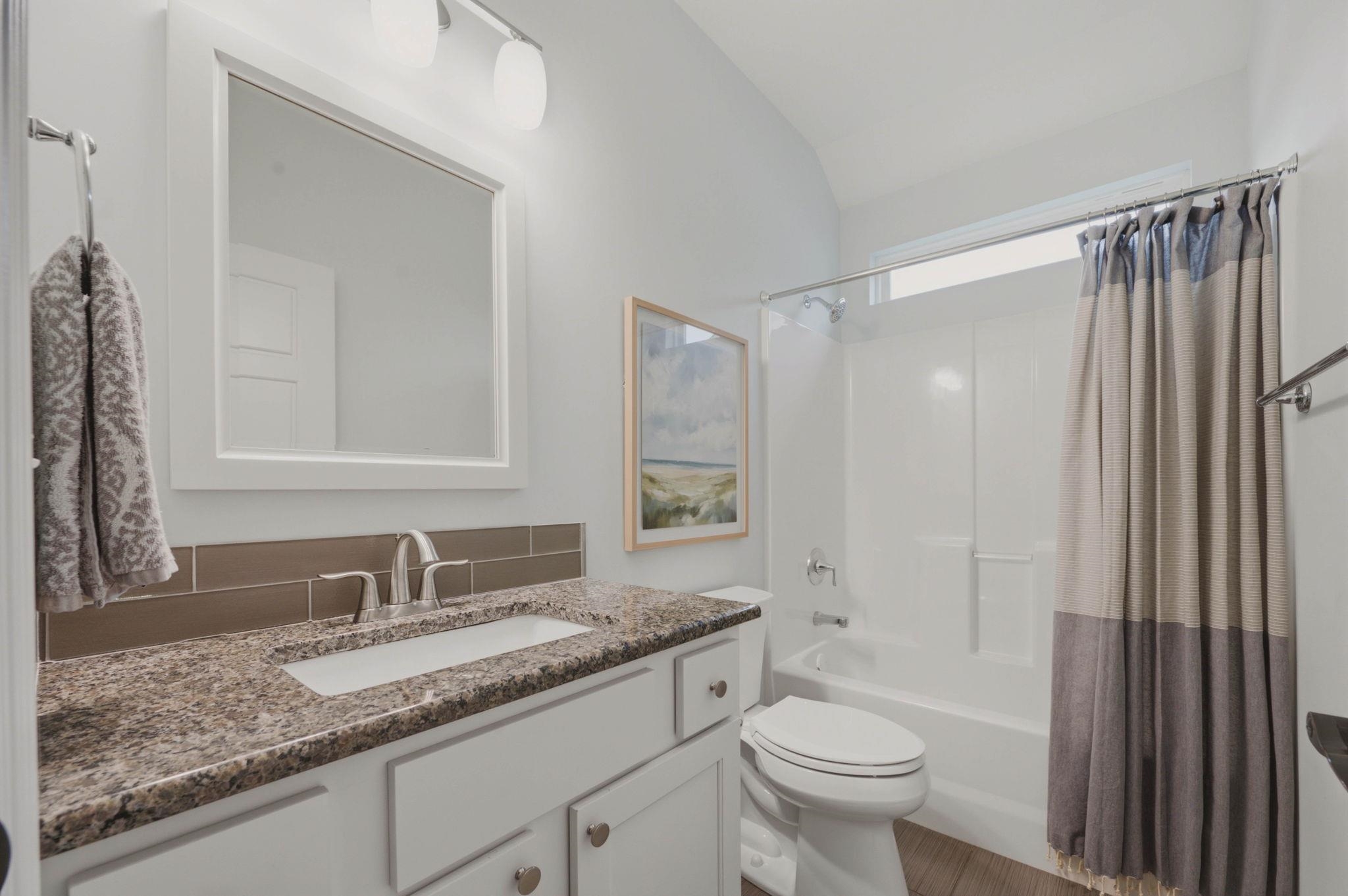 2347 N Silverdale St Property Photo 18