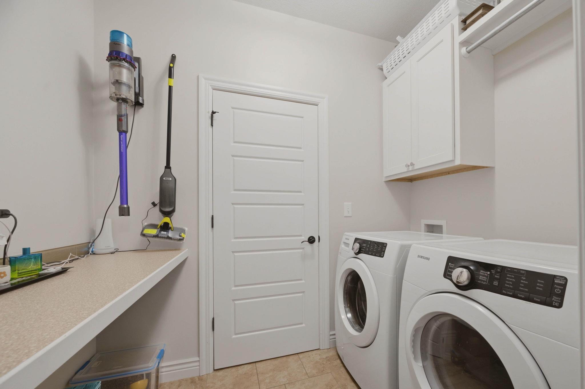 2347 N Silverdale St Property Photo 20