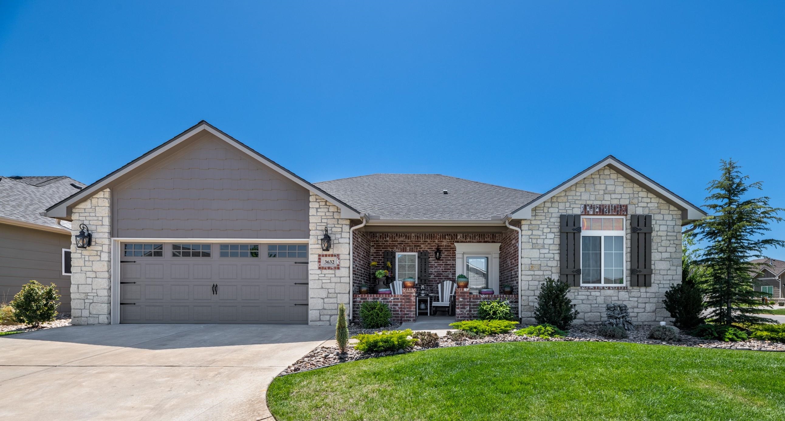 3632 N Lakeway Ct Property Photo 1