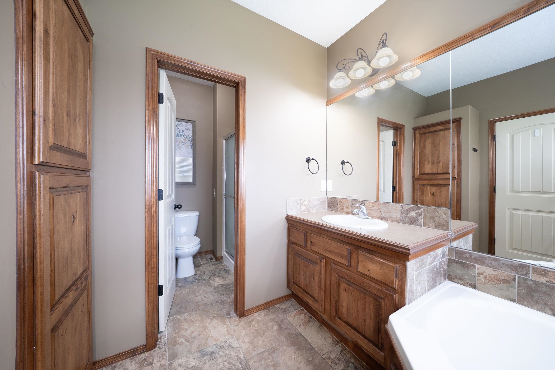 1245 N Countrywalk St Property Photo 24