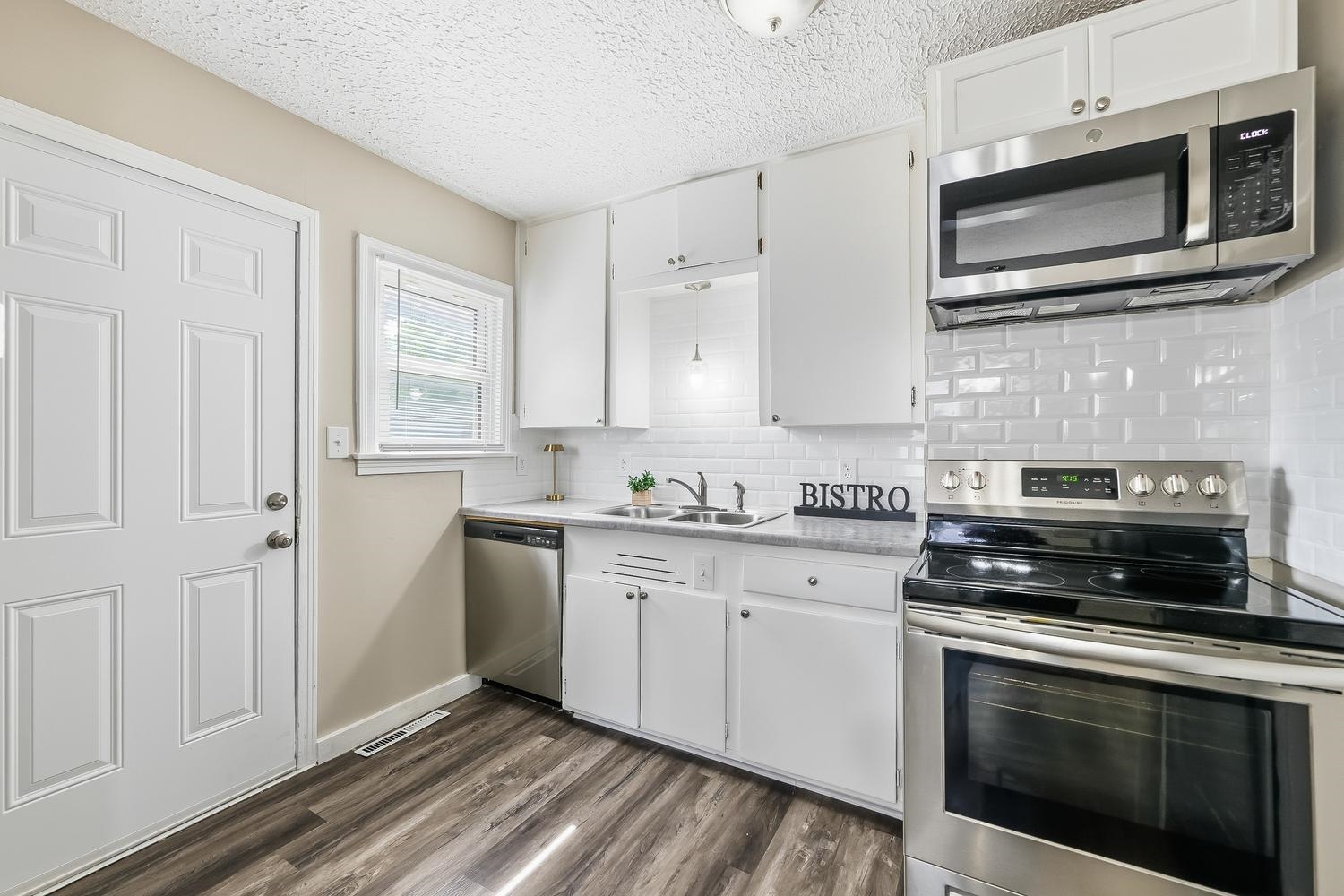 2130 S Victoria St Property Photo 14