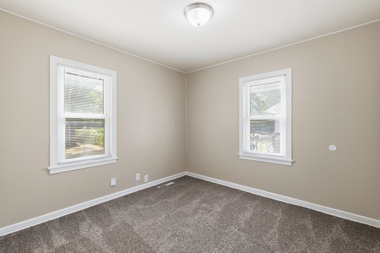 2130 S Victoria St Property Photo 19
