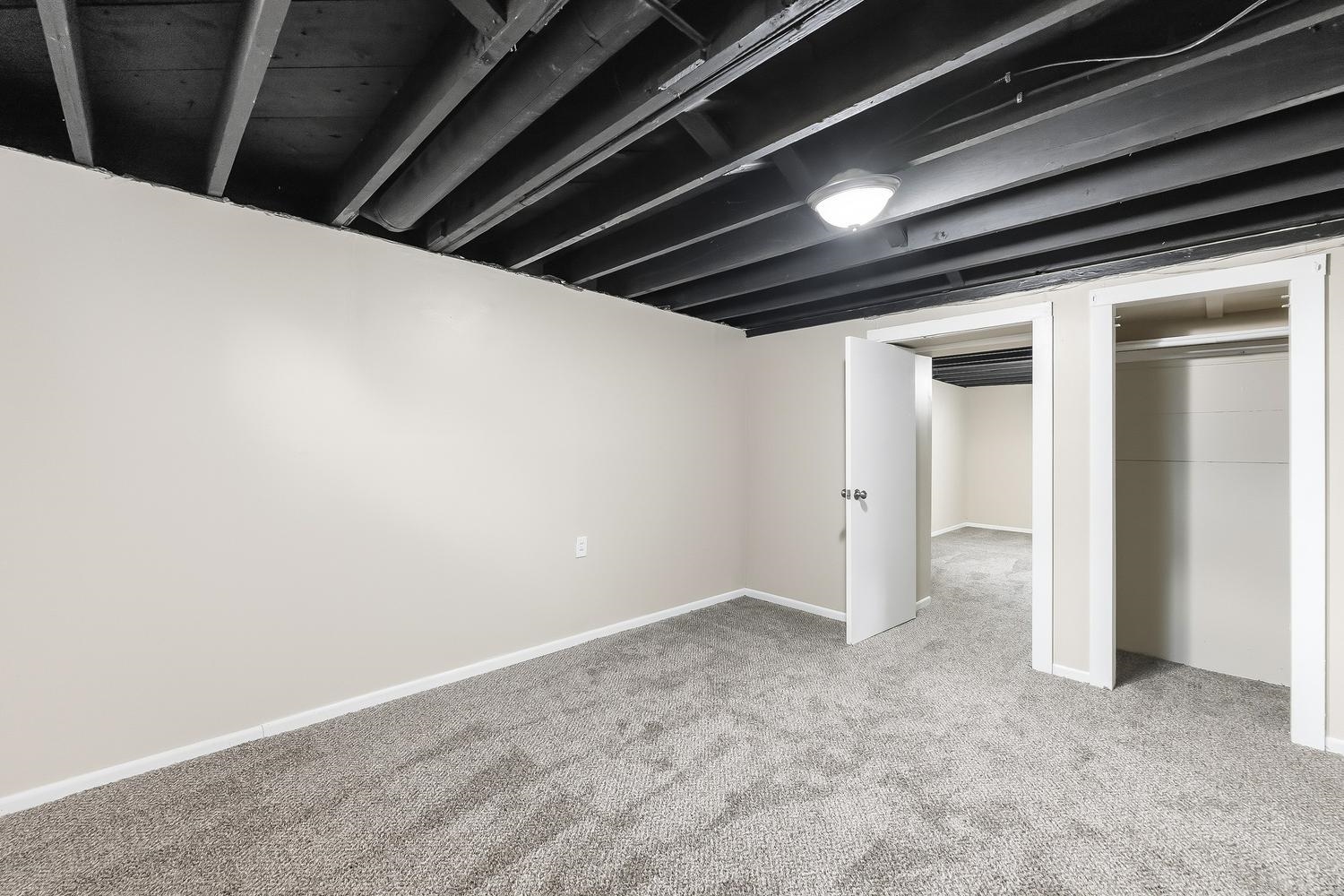 2130 S Victoria St Property Photo 24