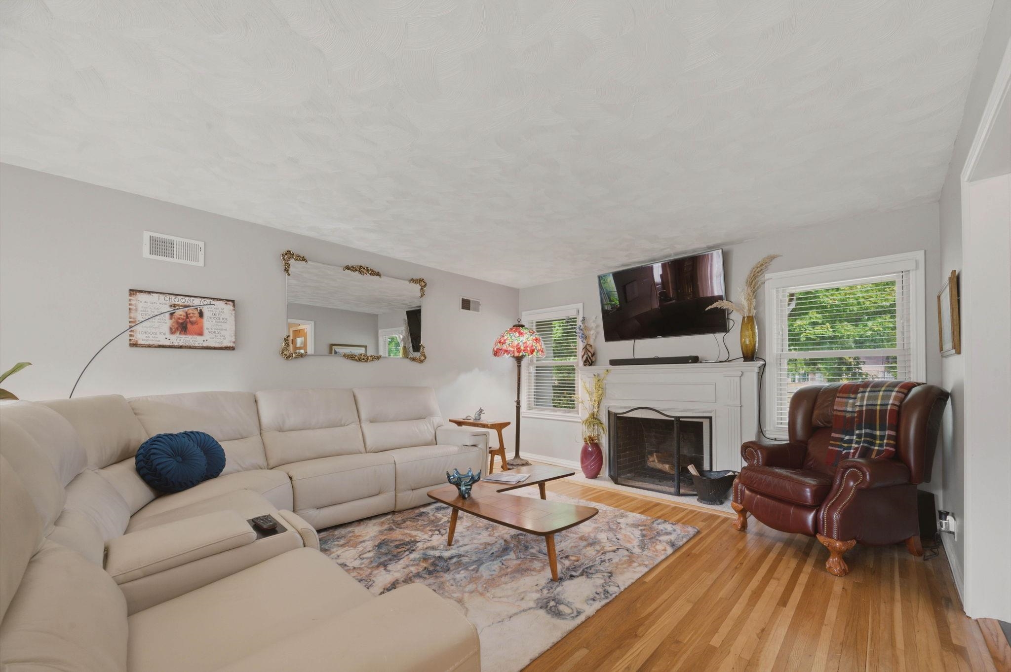 222 N Brookside St Property Photo 8