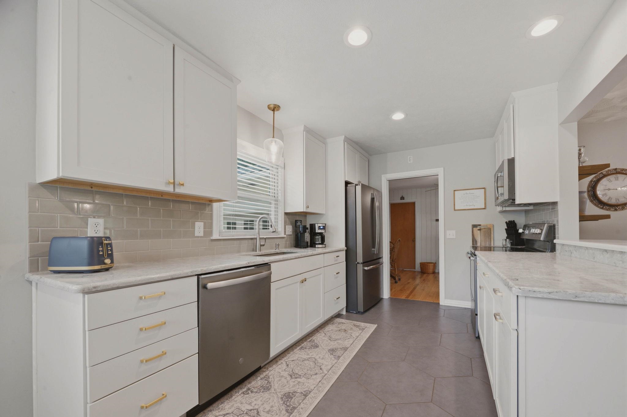 222 N Brookside St Property Photo 14