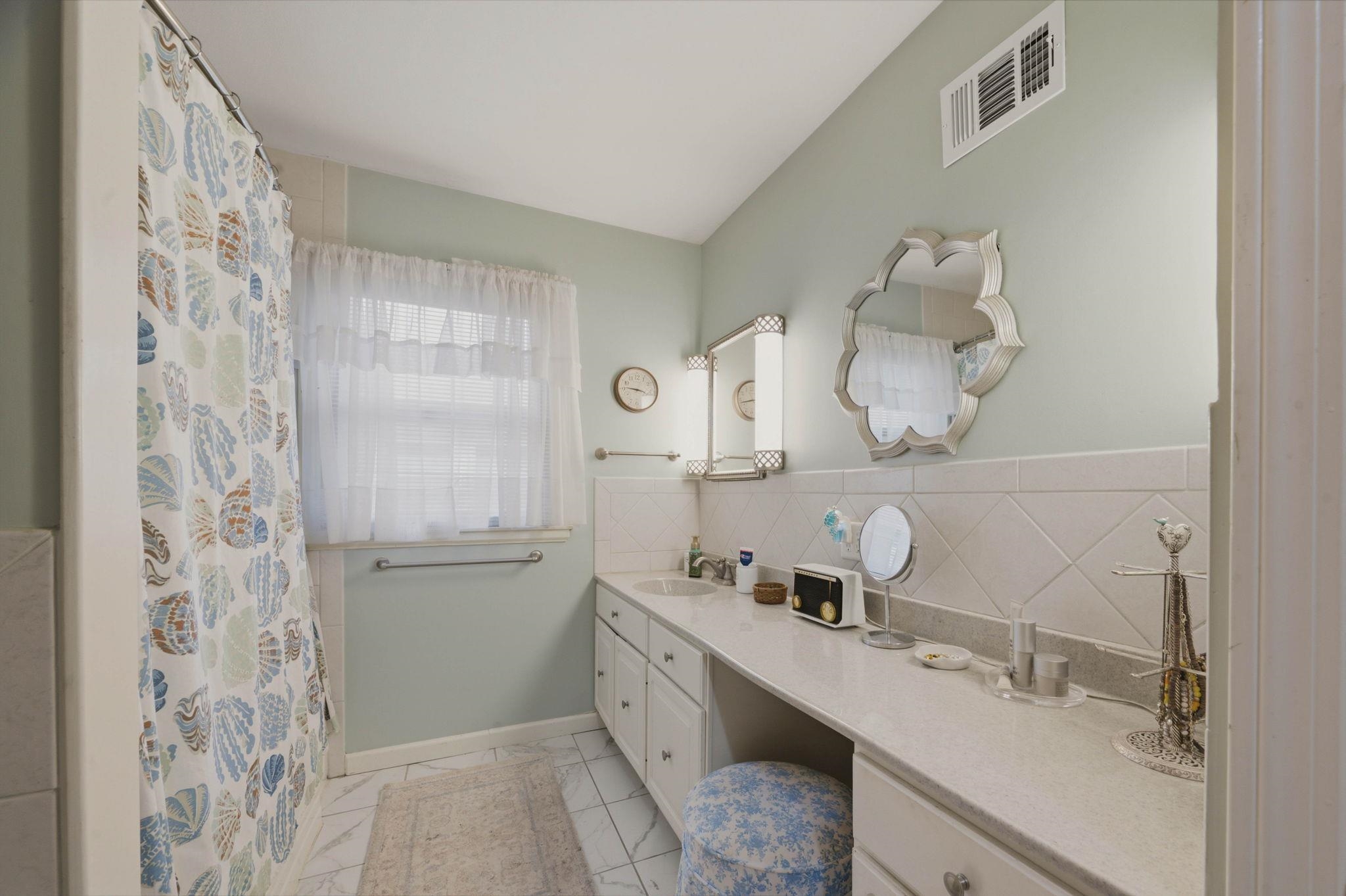 222 N Brookside St Property Photo 24