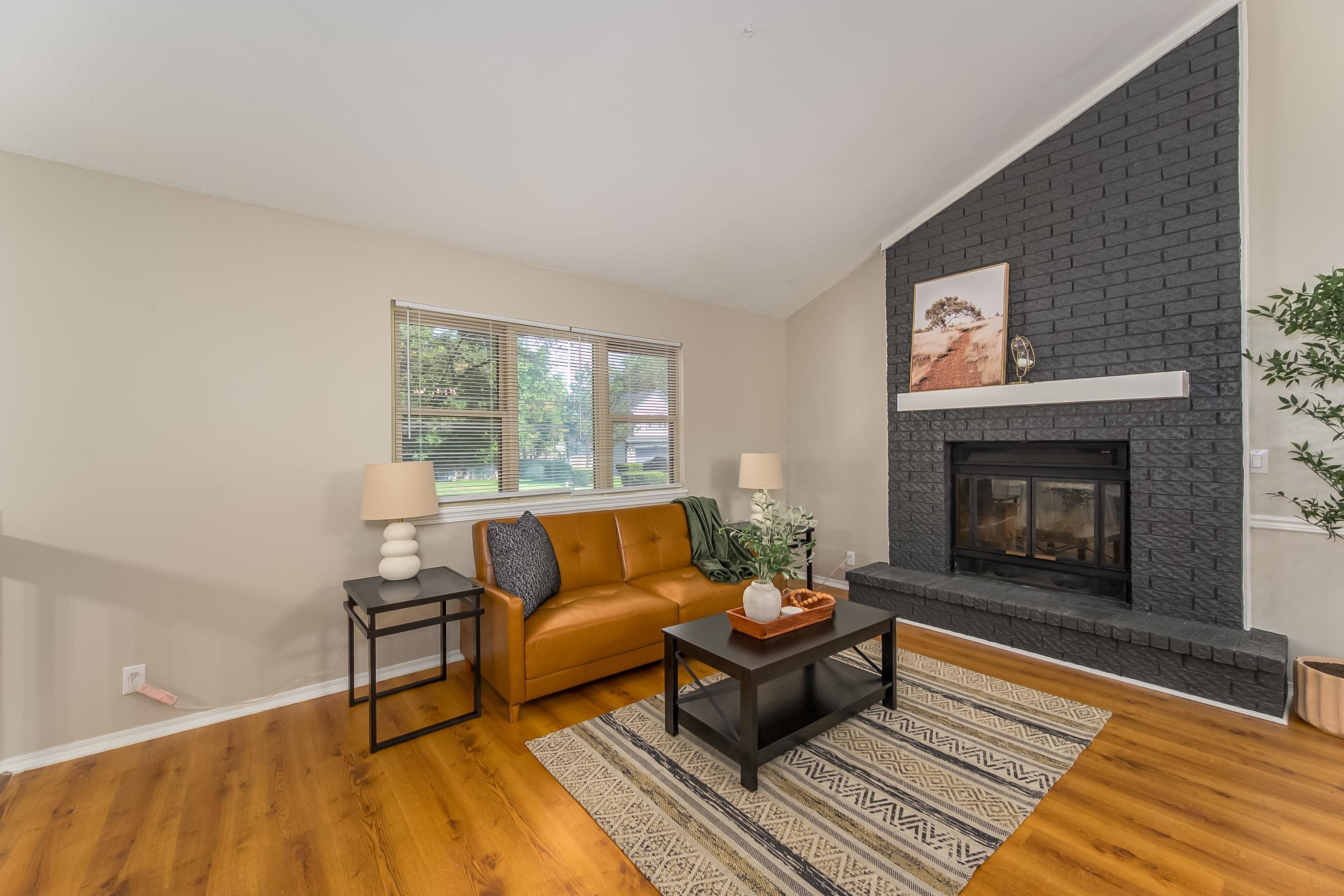 255 N Parkdale St Property Photo 3