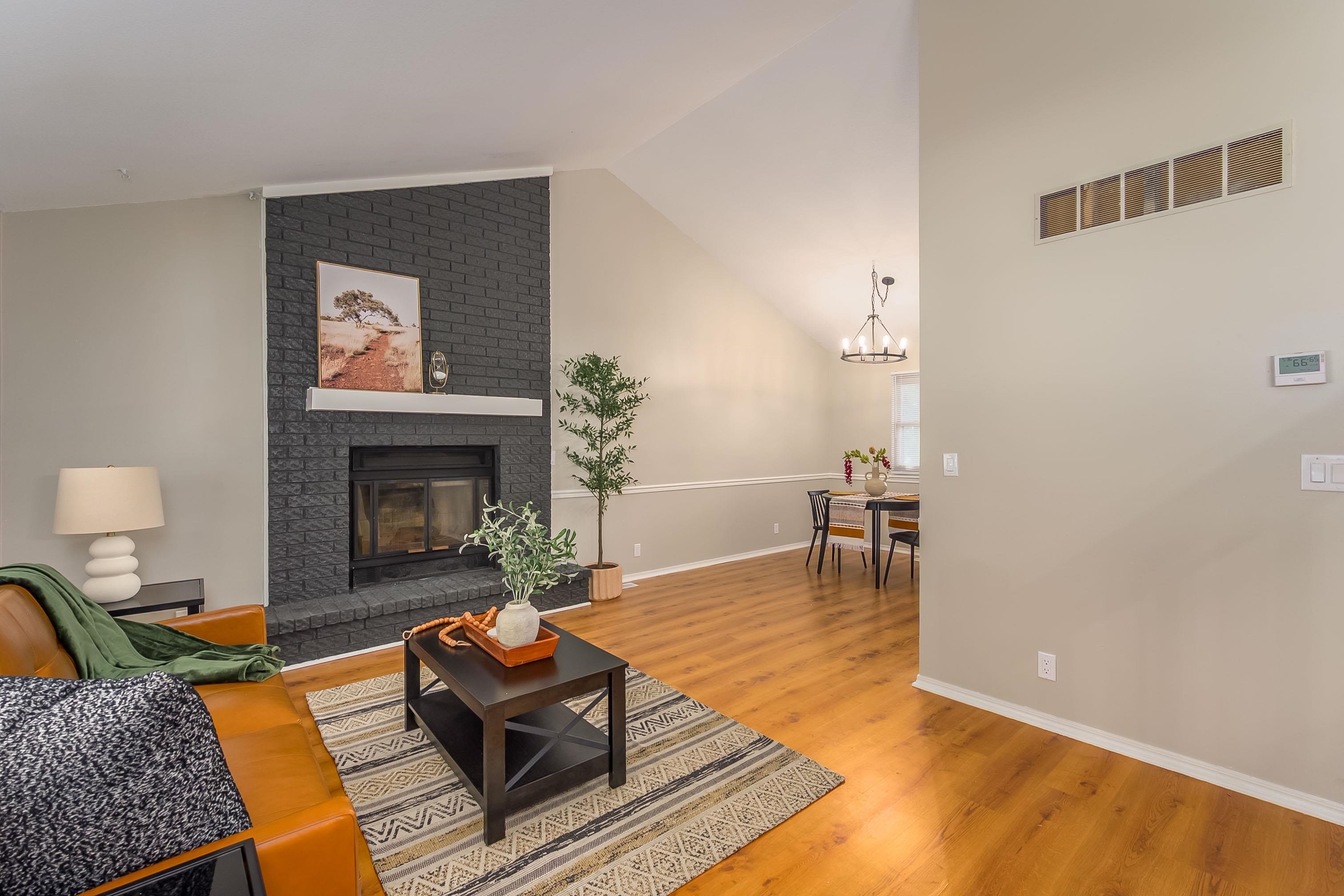 255 N Parkdale St Property Photo 4