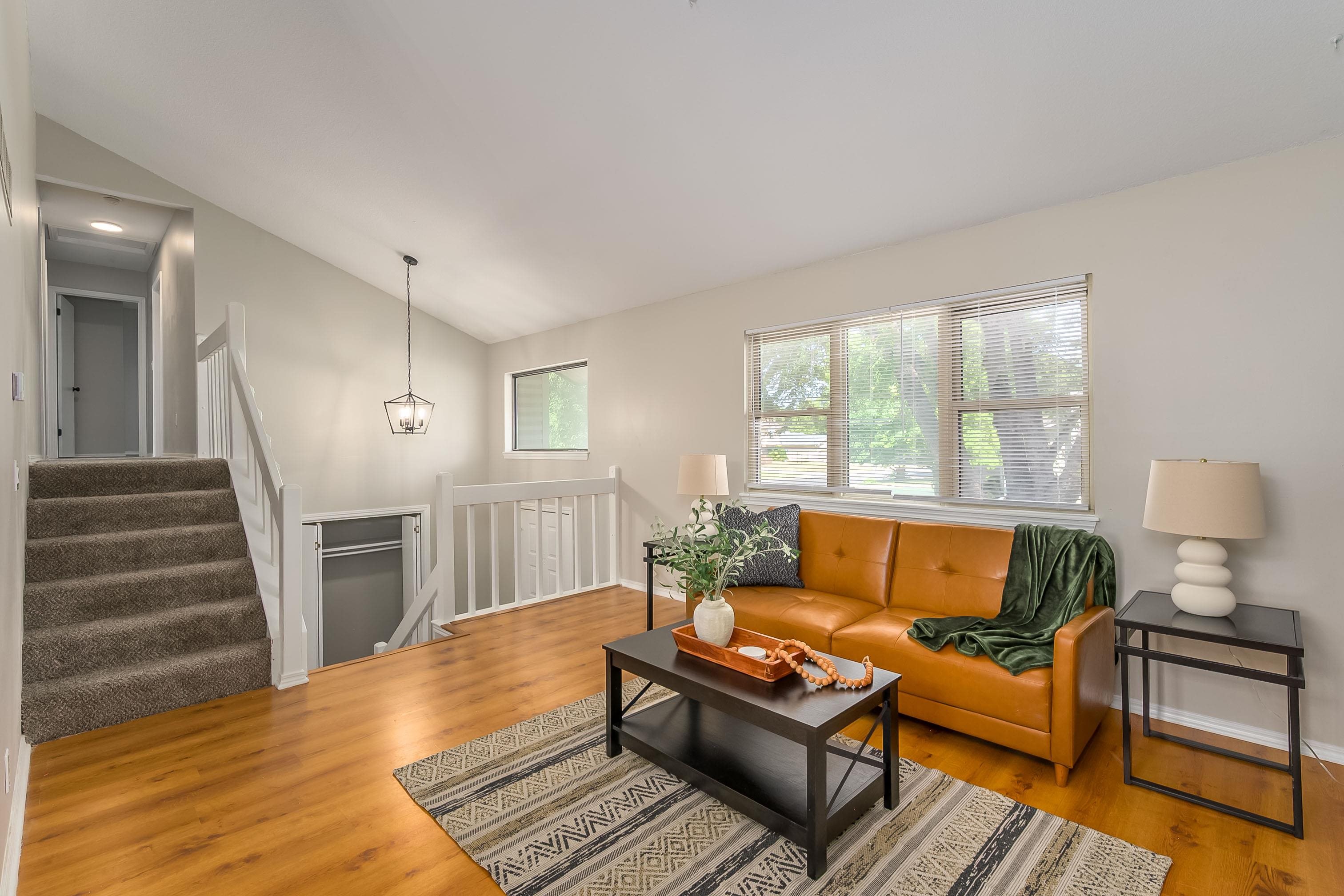 255 N Parkdale St Property Photo 8