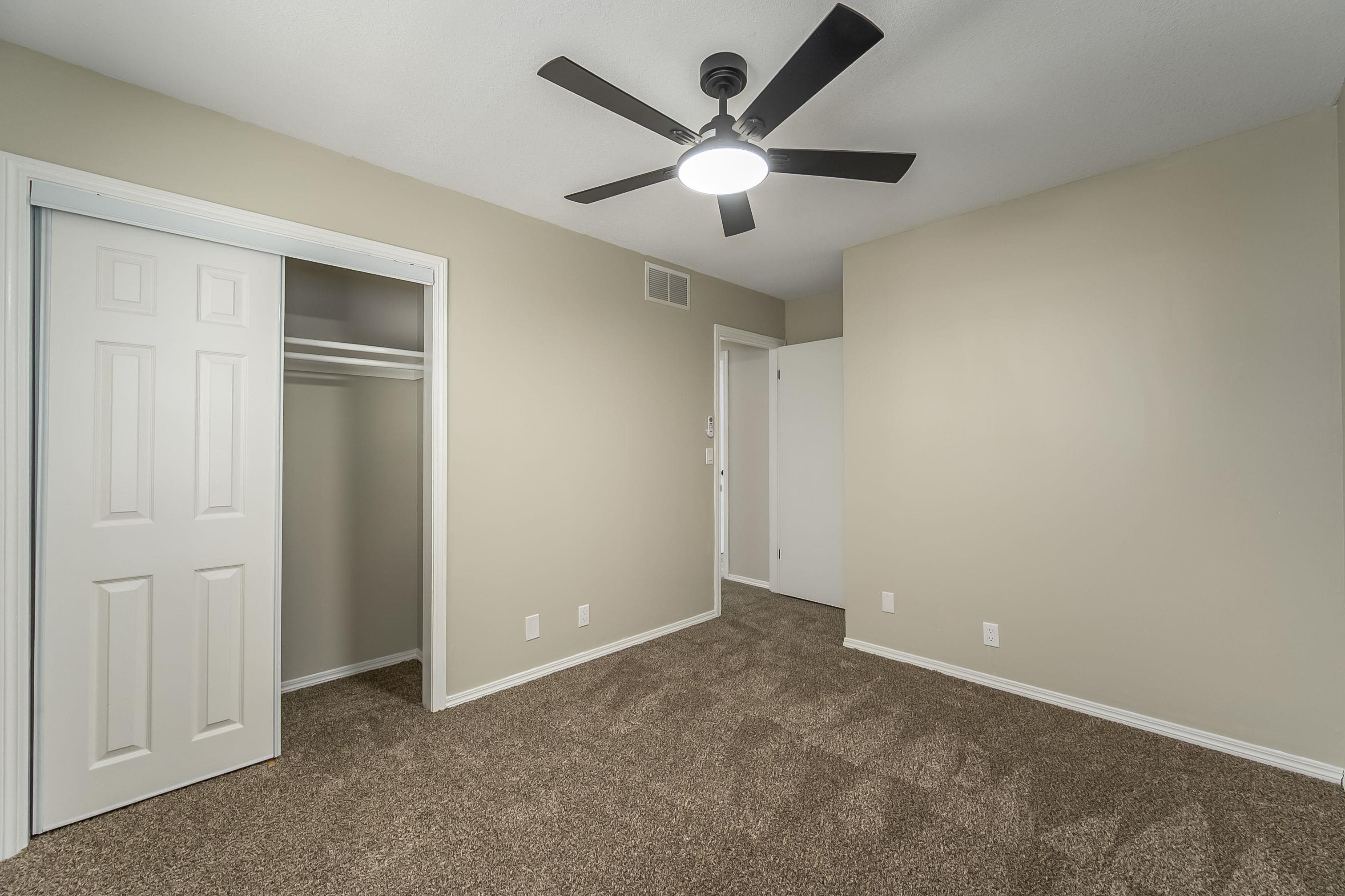 255 N Parkdale St Property Photo 20
