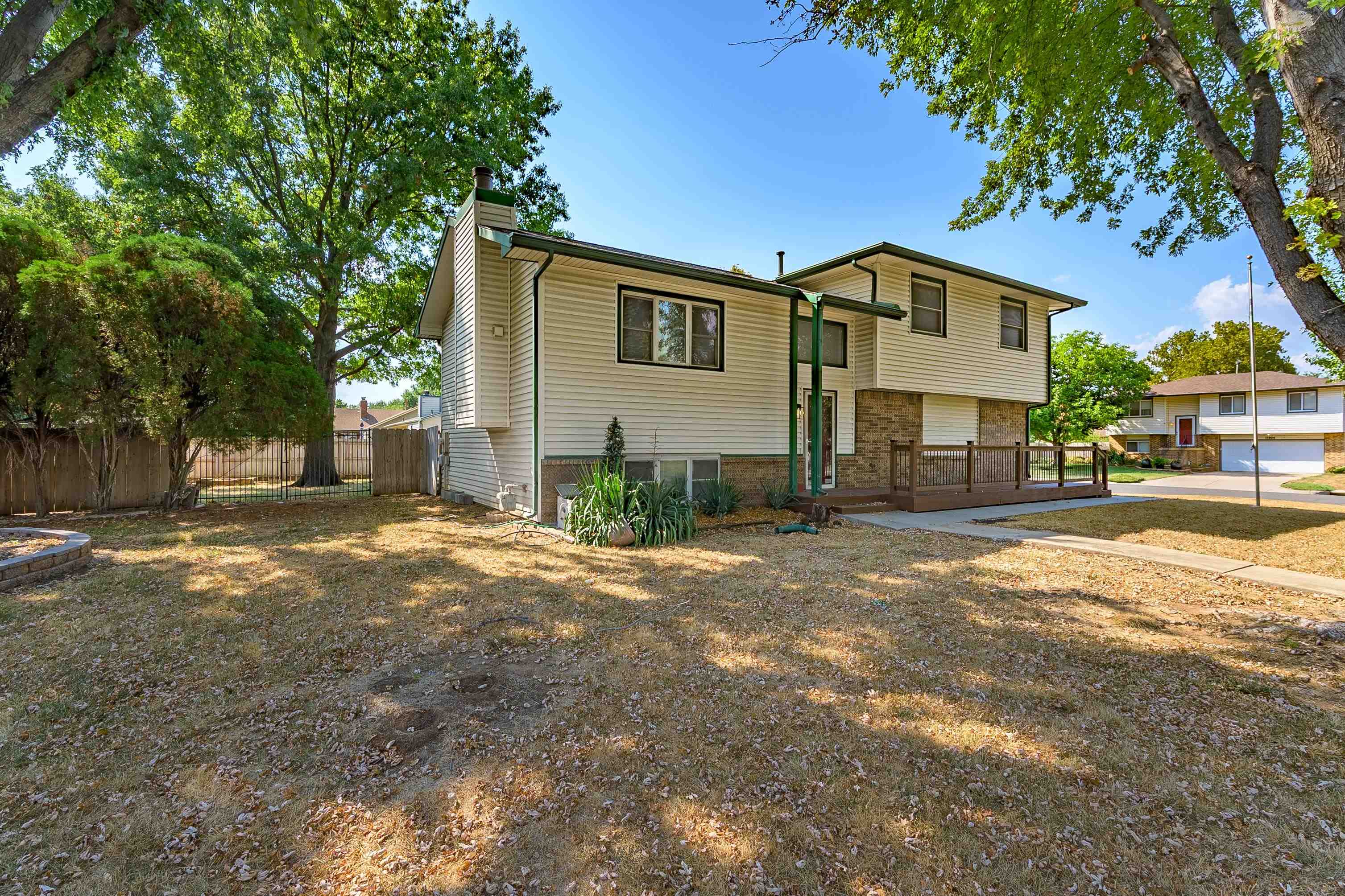 255 N Parkdale St Property Photo 29