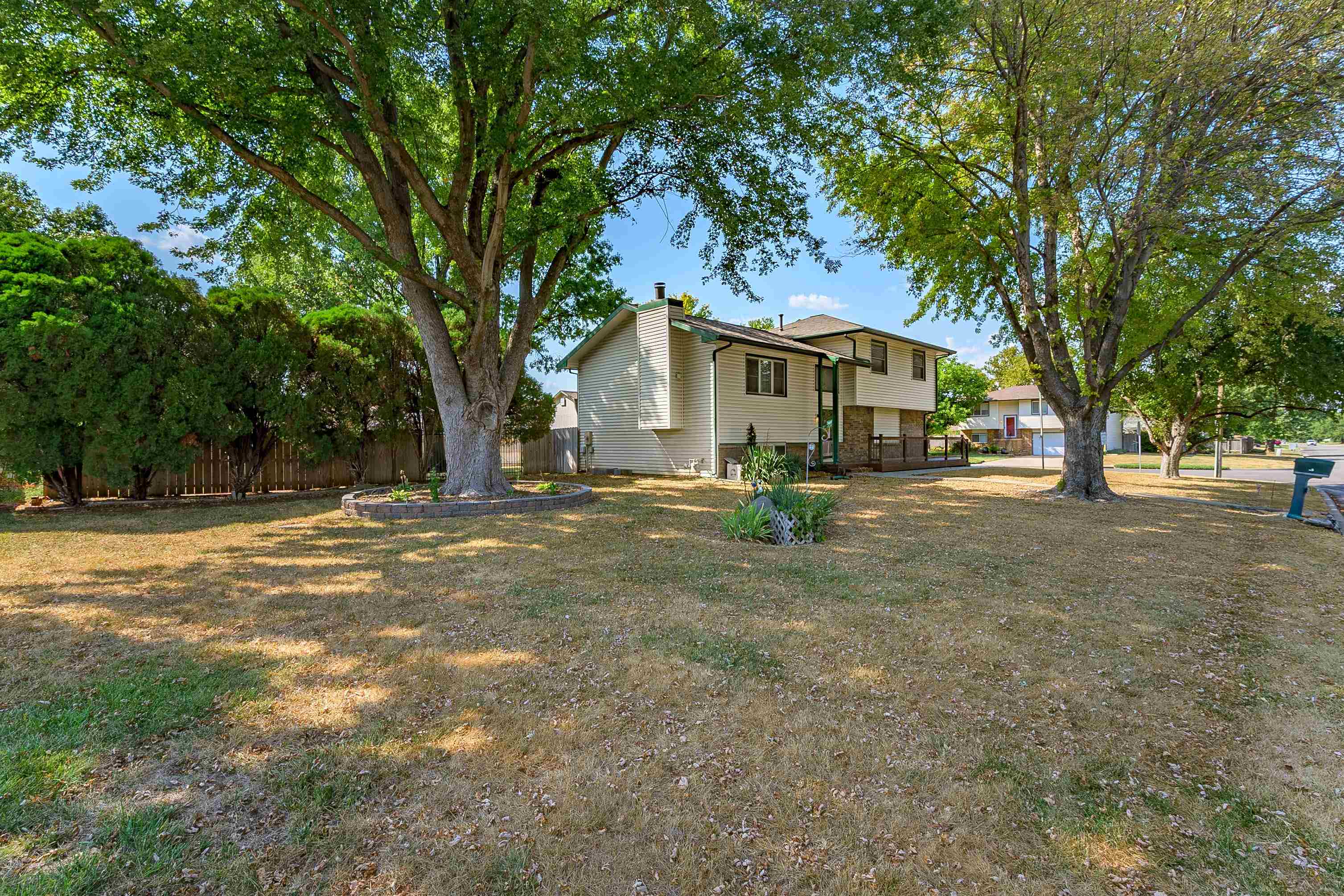 255 N Parkdale St Property Photo 30