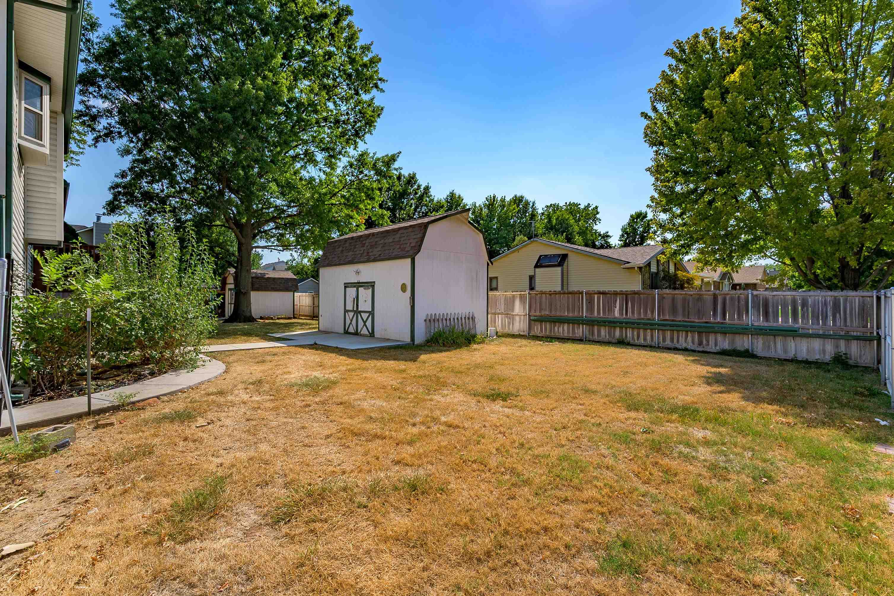255 N Parkdale St Property Photo 33