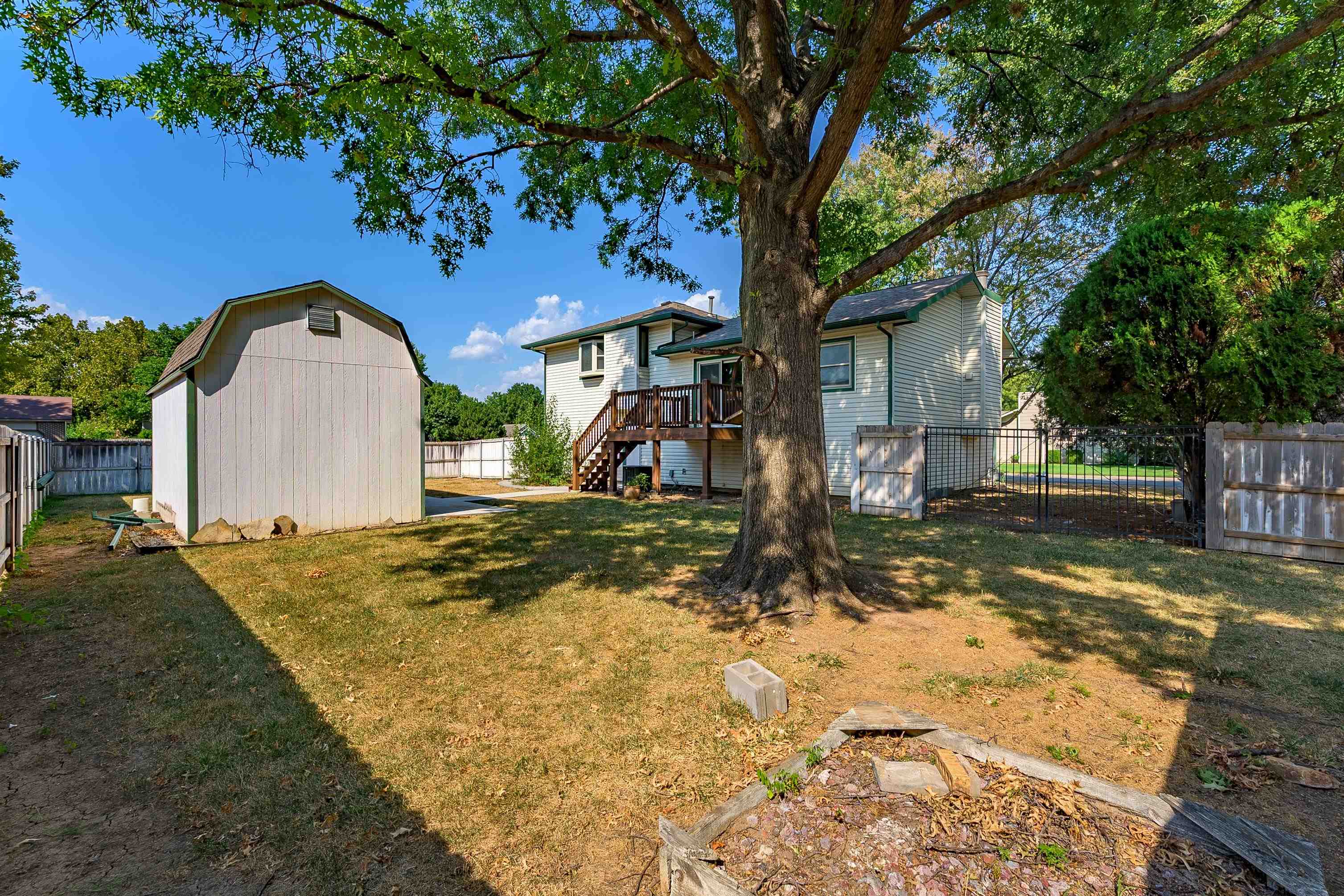 255 N Parkdale St Property Photo 36