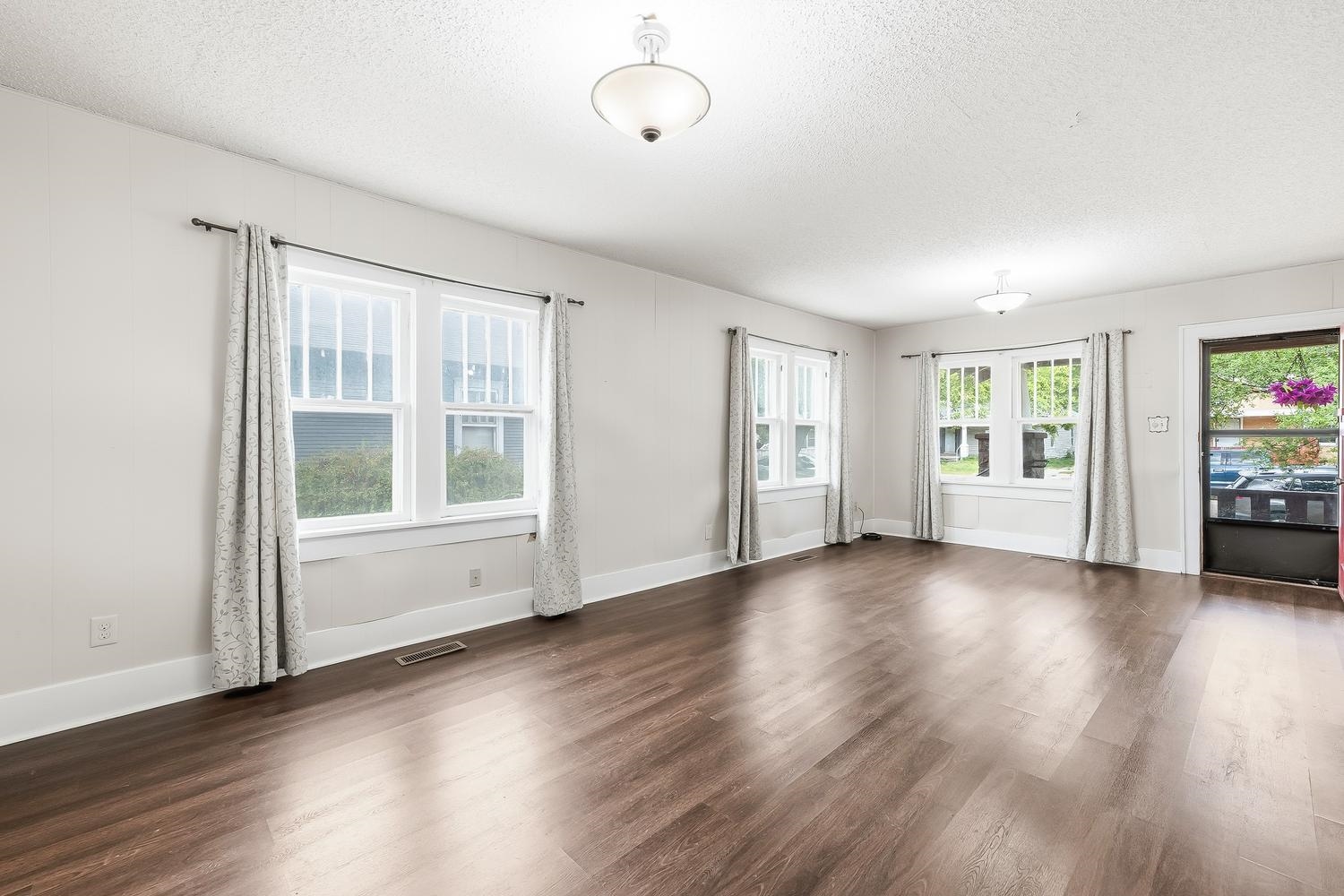 1130 S Pattie St Property Photo 8