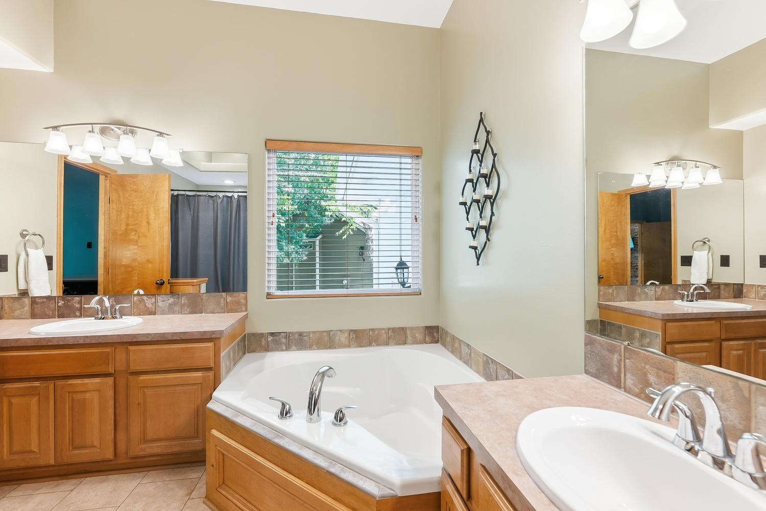 4845 N Steeds Crossing Cir Property Photo 17