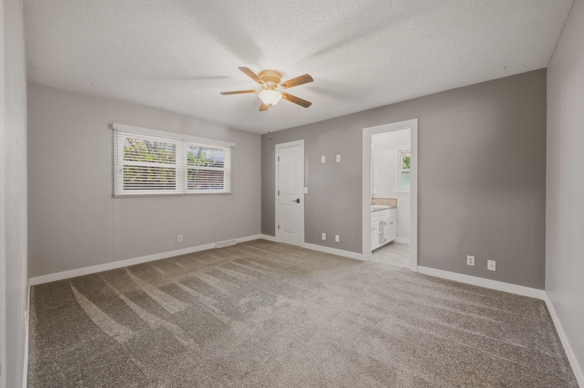1324 N Crestline St Property Photo 13