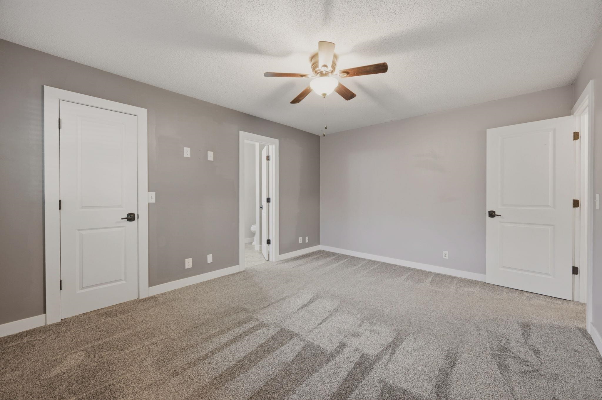 1324 N Crestline St Property Photo 16