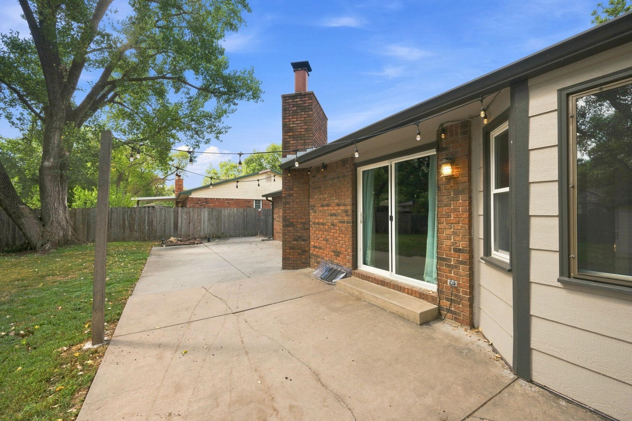 1324 N Crestline St Property Photo 26
