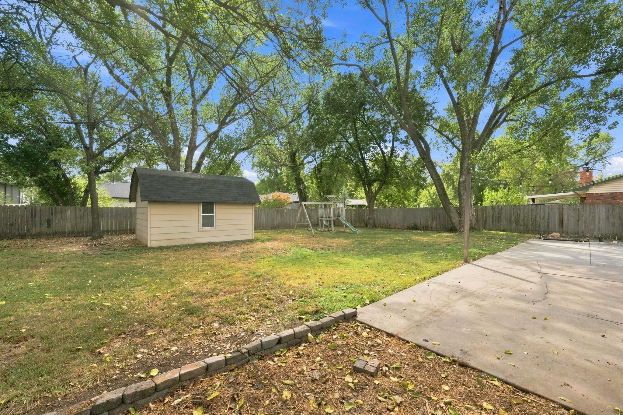 1324 N Crestline St Property Photo 31