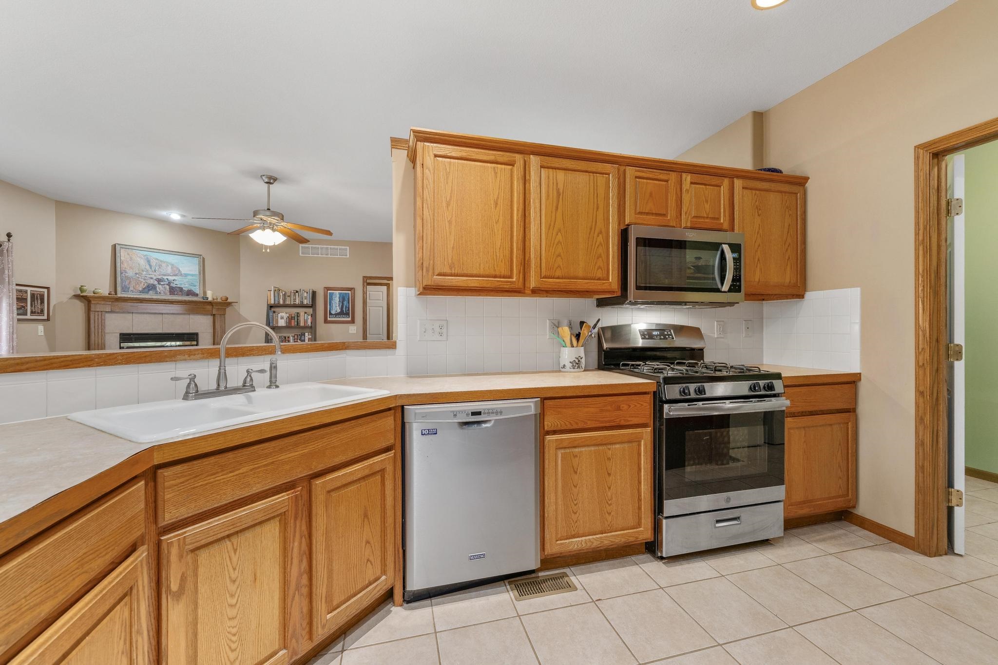 14326 E Hawthorne St Property Photo 16