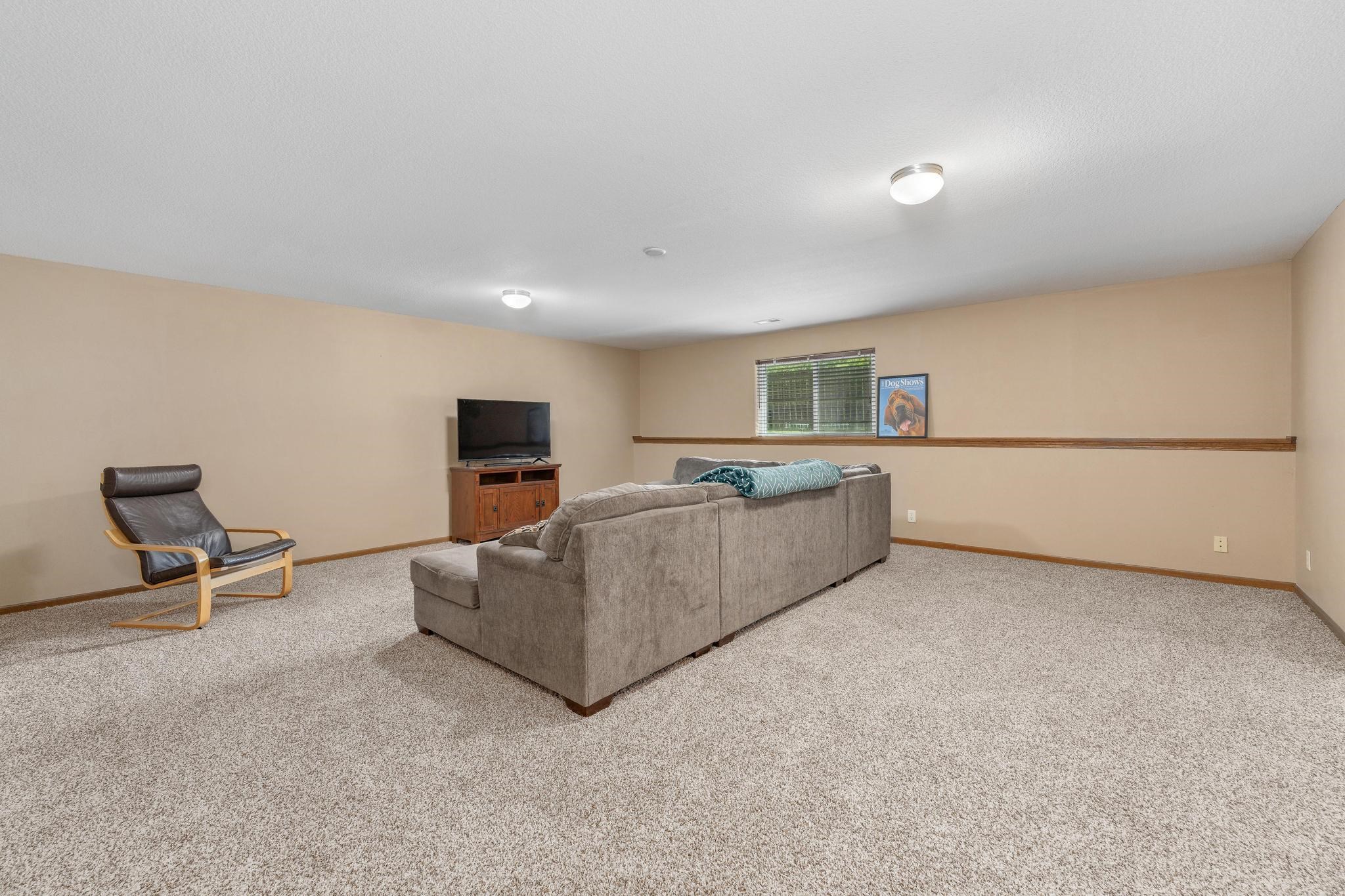 14326 E Hawthorne St Property Photo 25