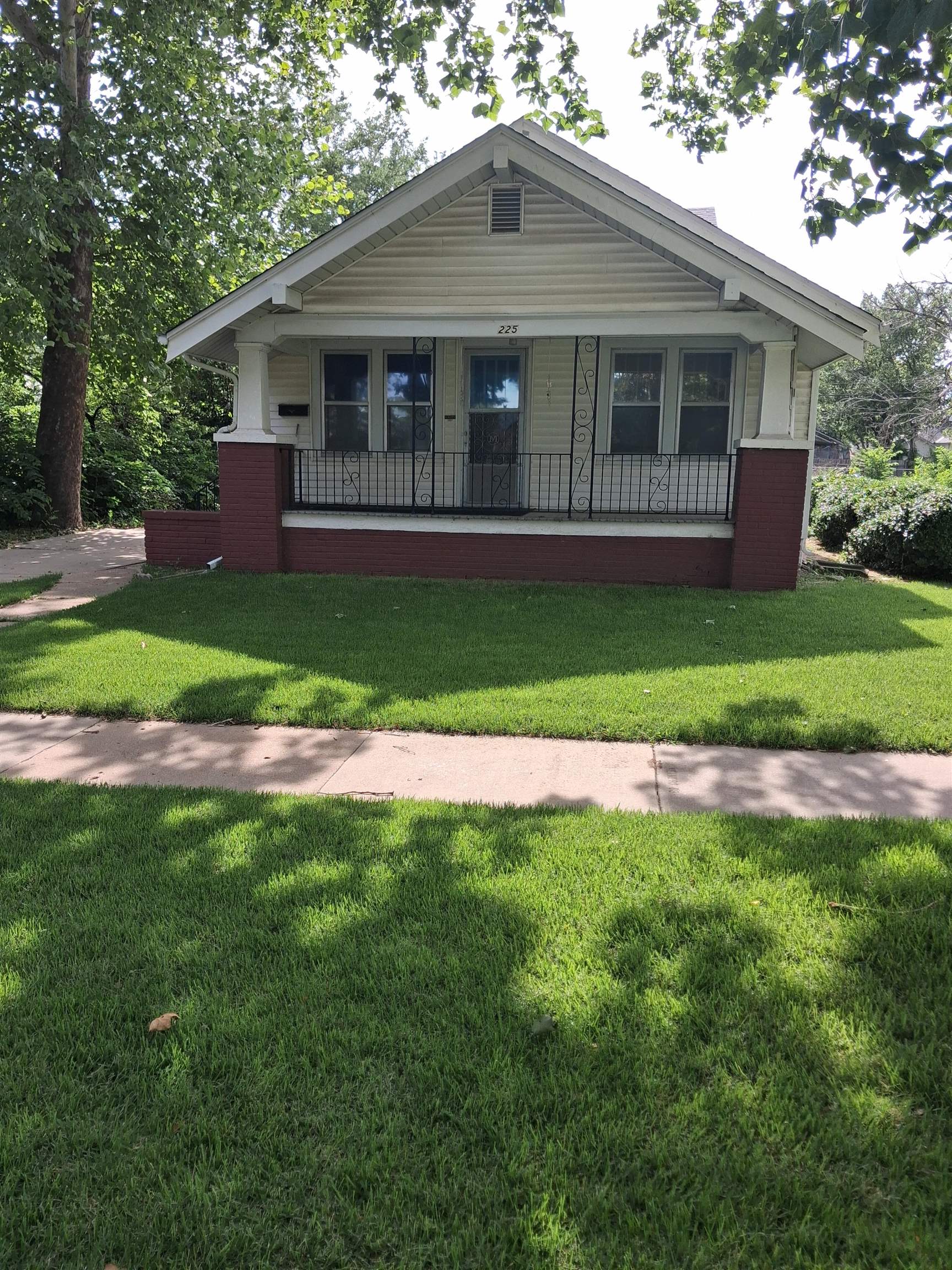 225 N St. Clair Ave. Property Photo 1