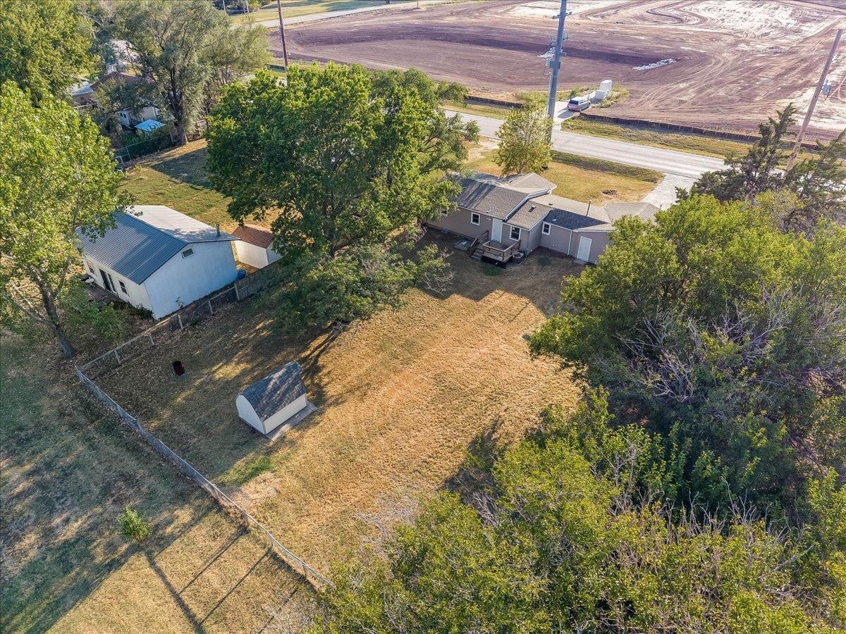 2302 S Anderson Property Photo 32