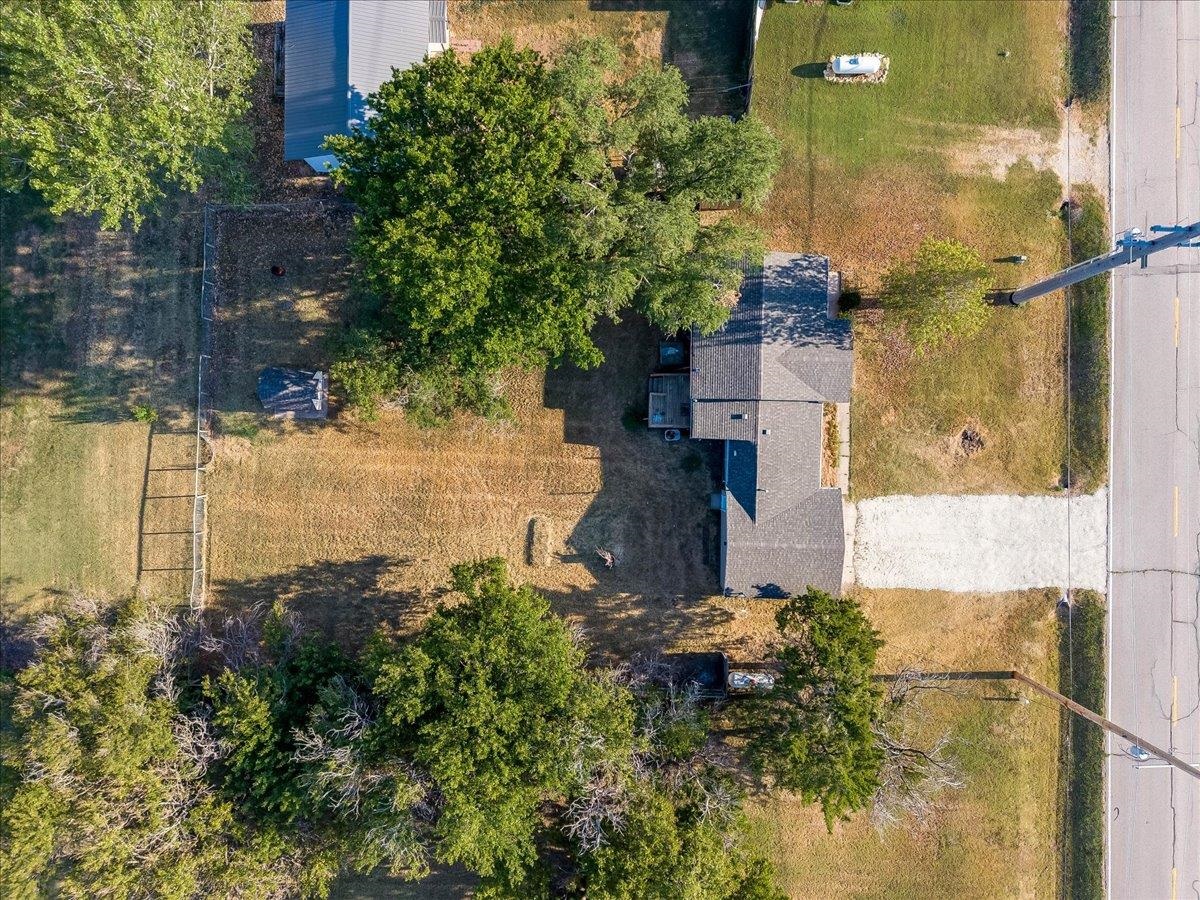 2302 S Anderson Property Photo 33