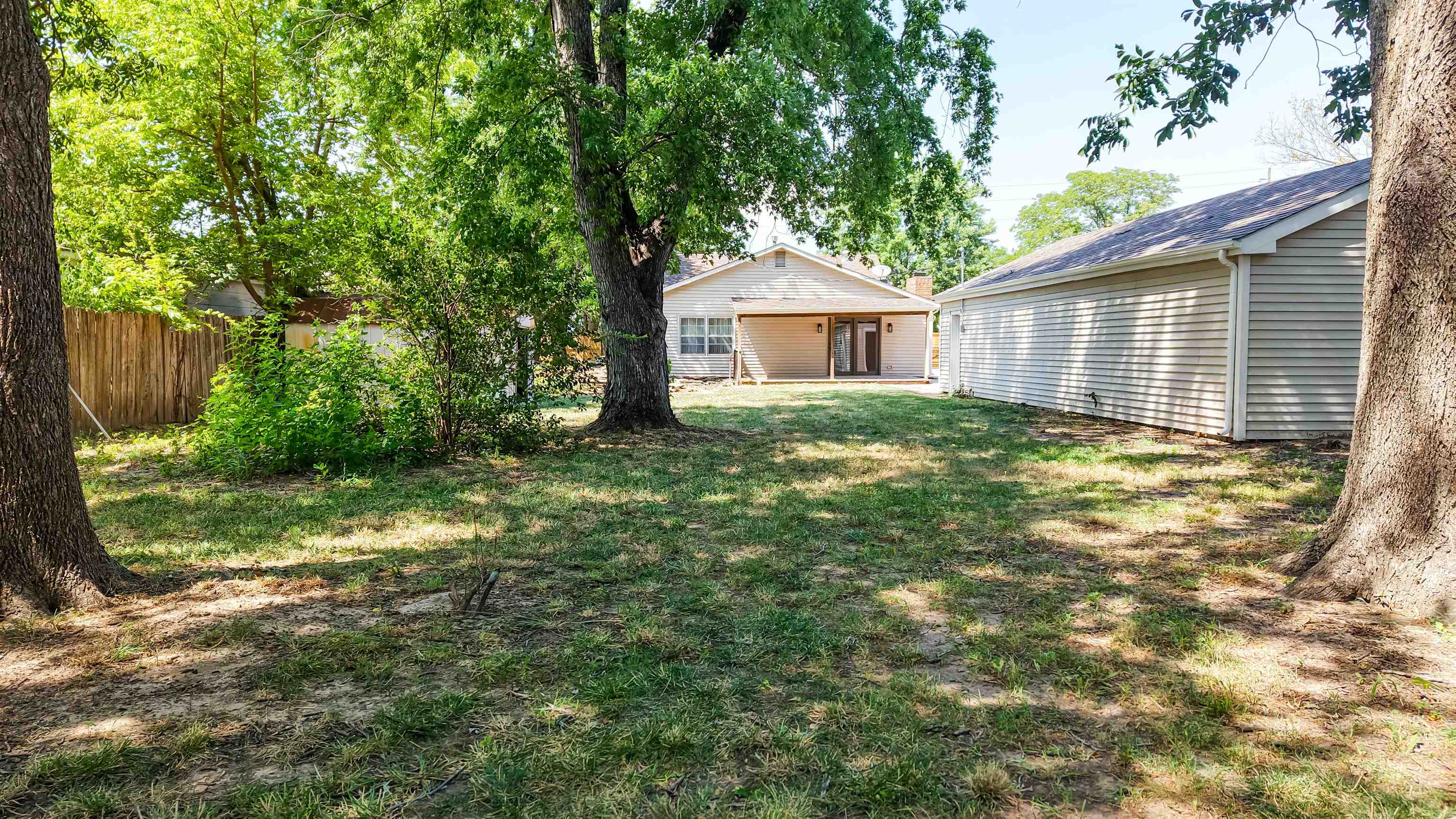 545 W Macarthur Property Photo 35