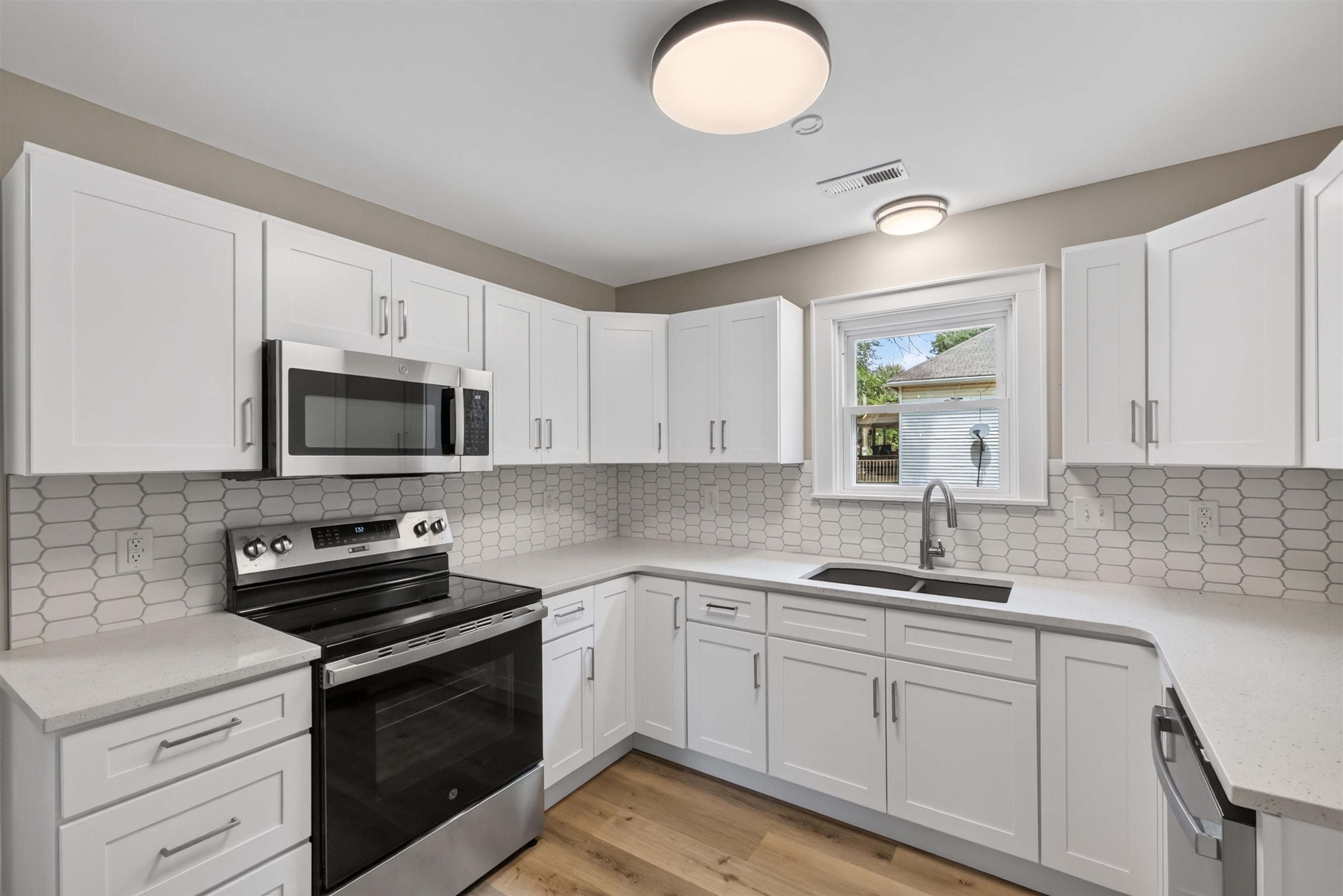 401 S Cranmer Property Photo 6