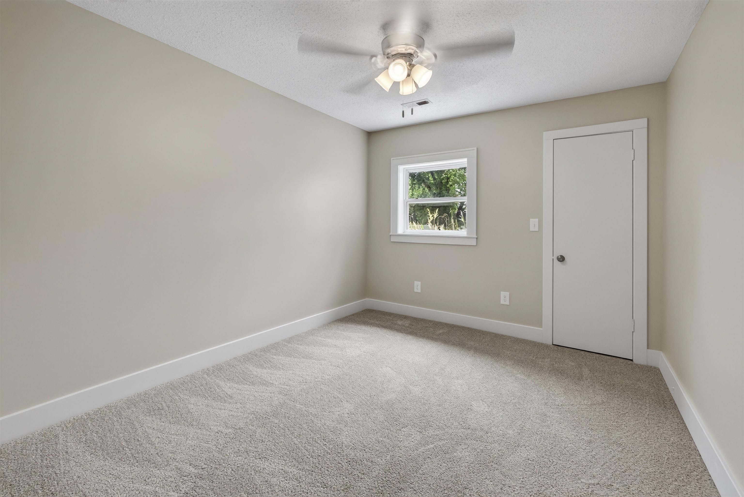 401 S Cranmer Property Photo 15
