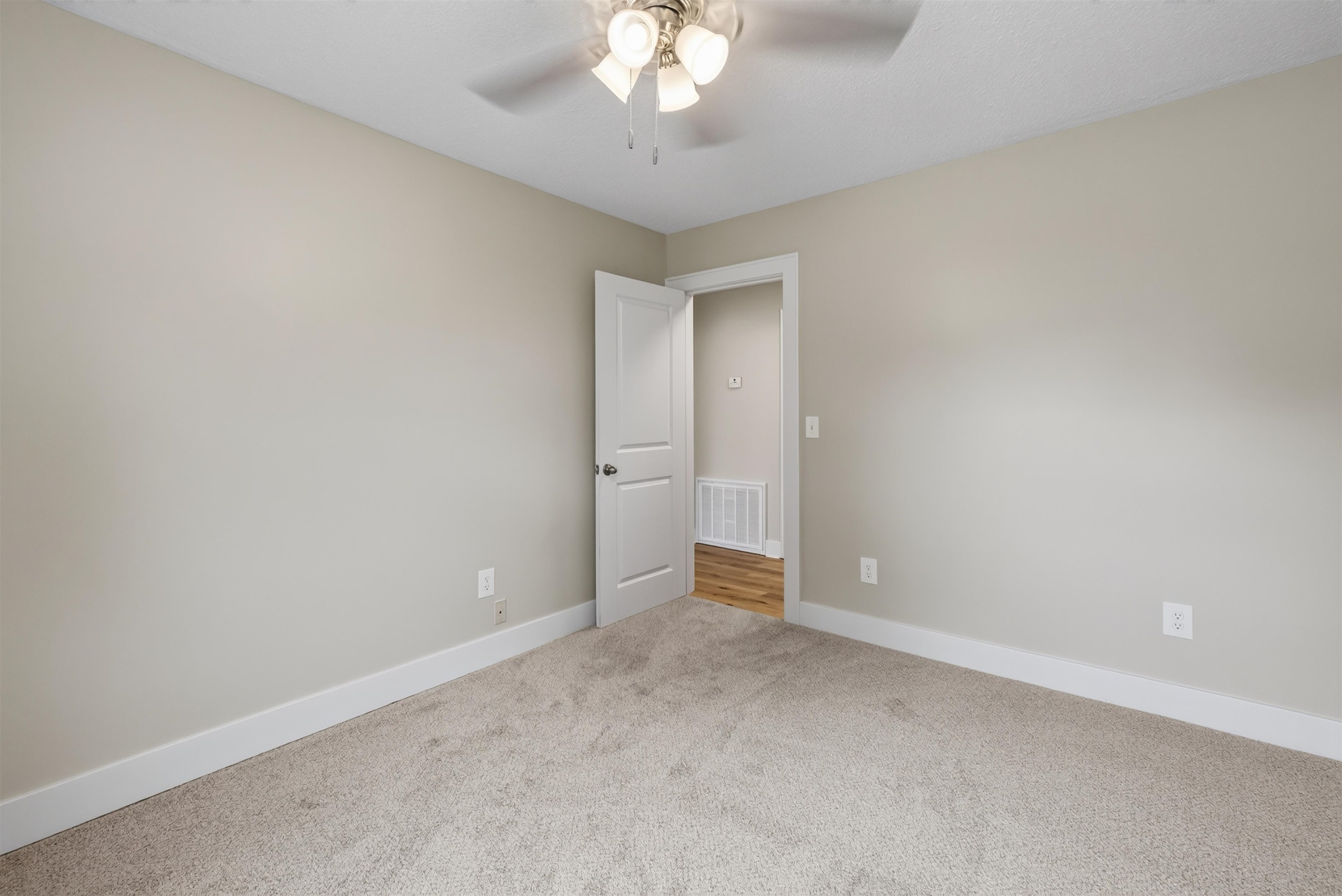 401 S Cranmer Property Photo 16