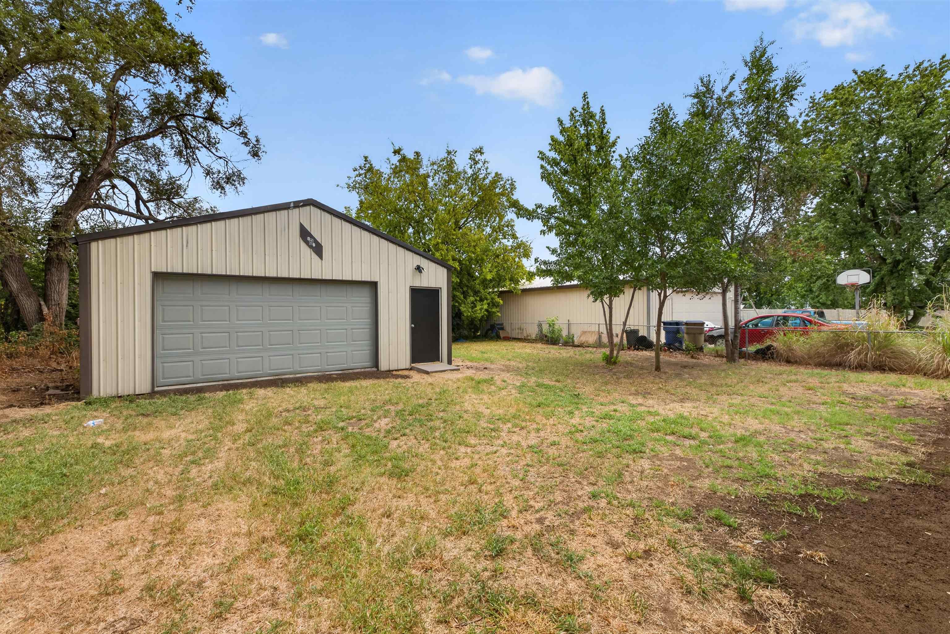 401 S Cranmer Property Photo 23